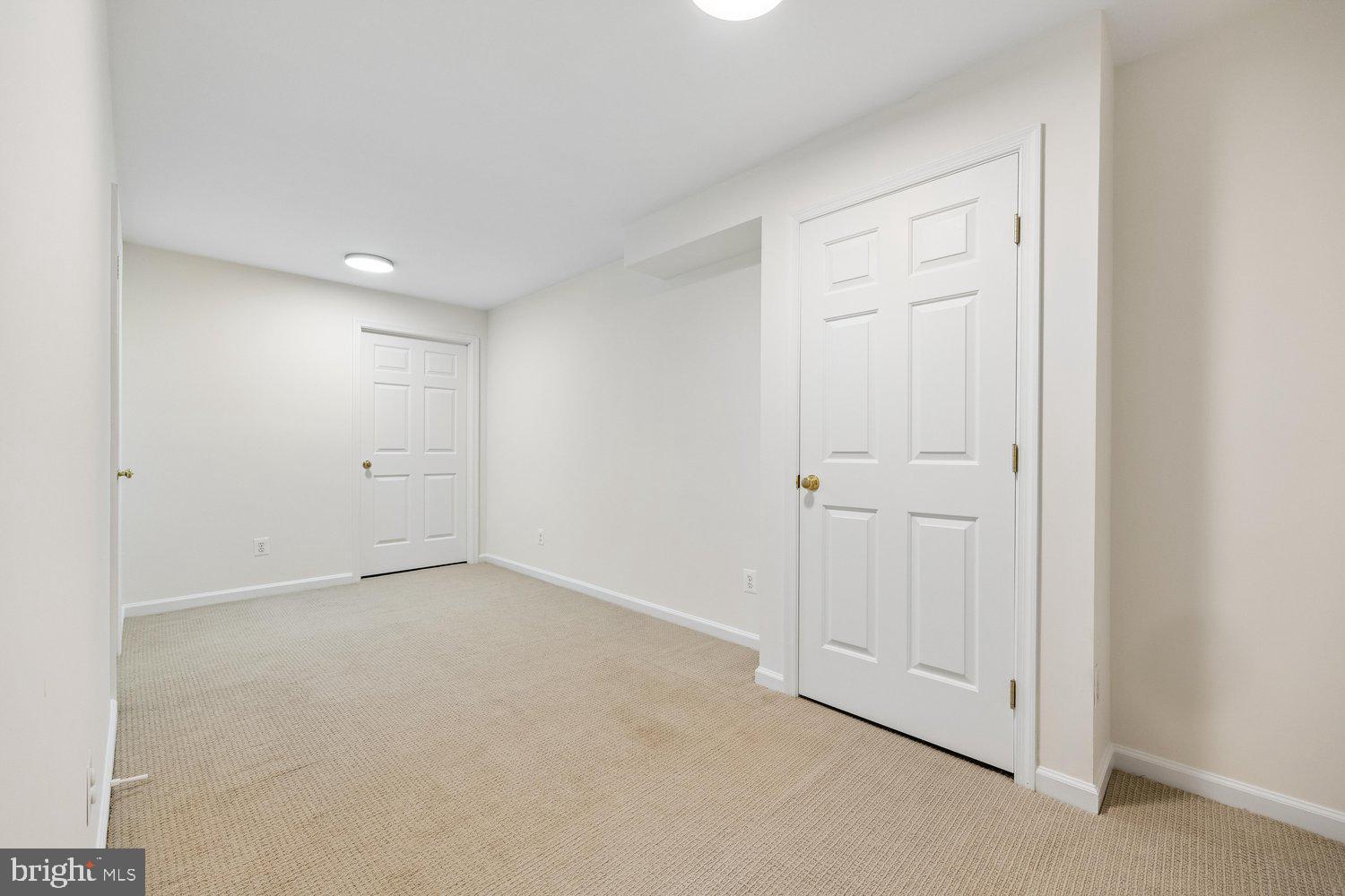 LAKELANDS - Residential