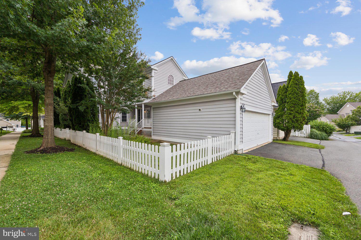 LAKELANDS - Residential