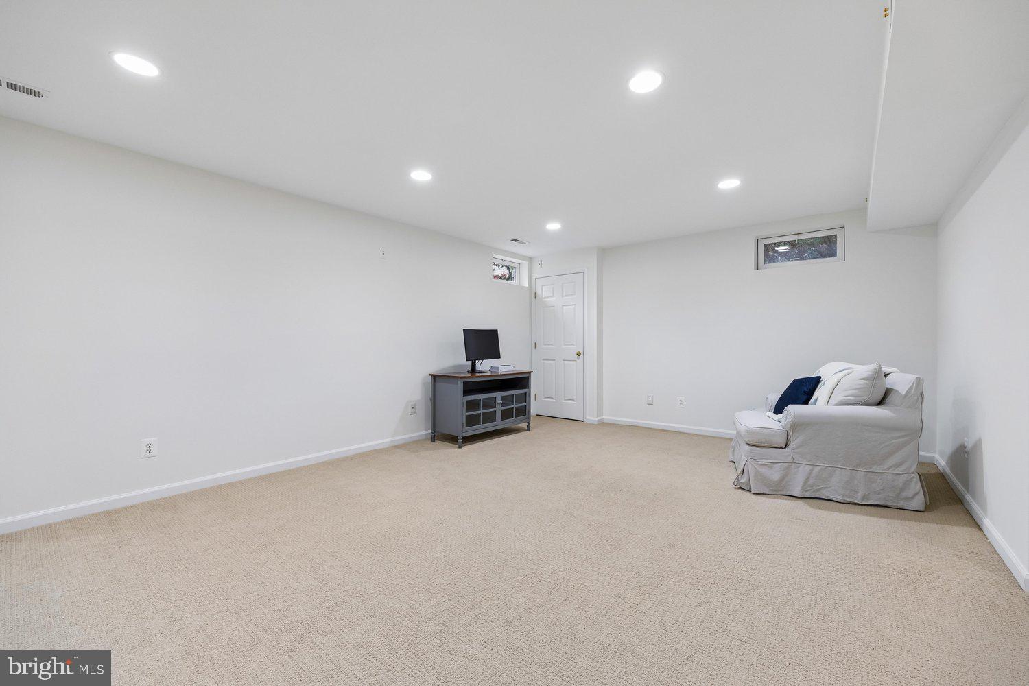 LAKELANDS - Residential