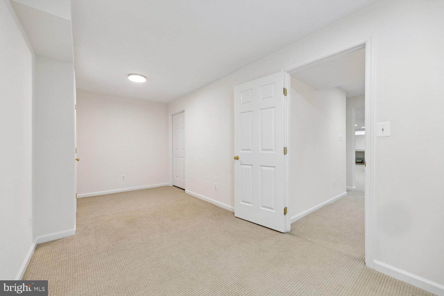 LAKELANDS - Residential