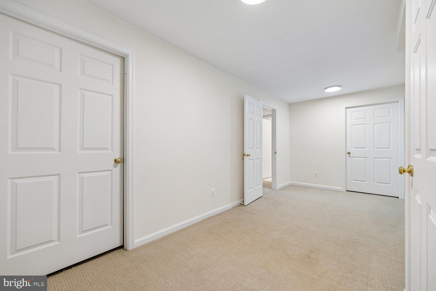 LAKELANDS - Residential