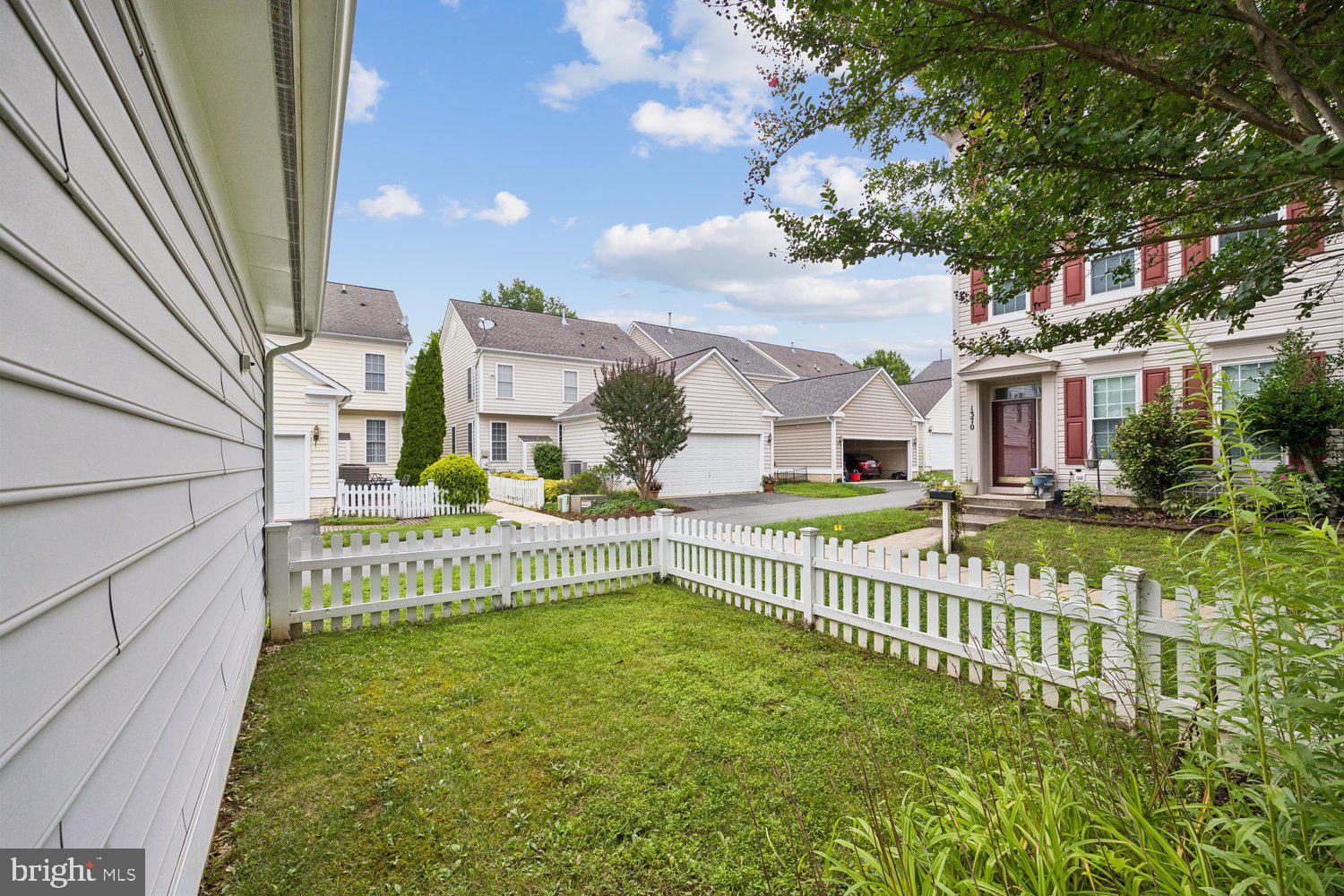 LAKELANDS - Residential