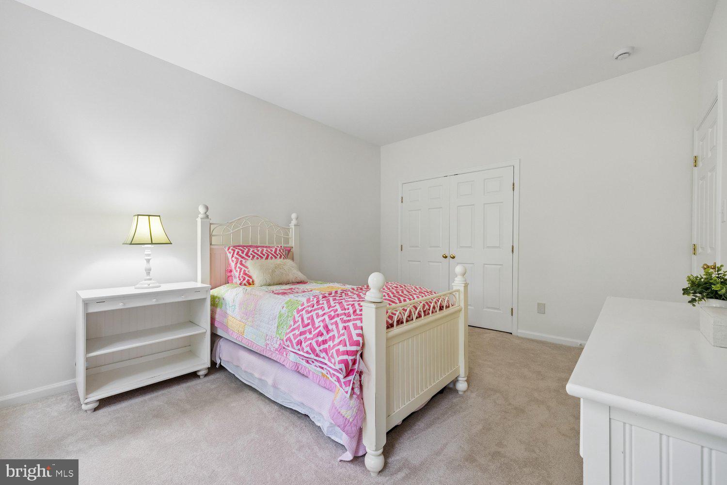 LAKELANDS - Residential