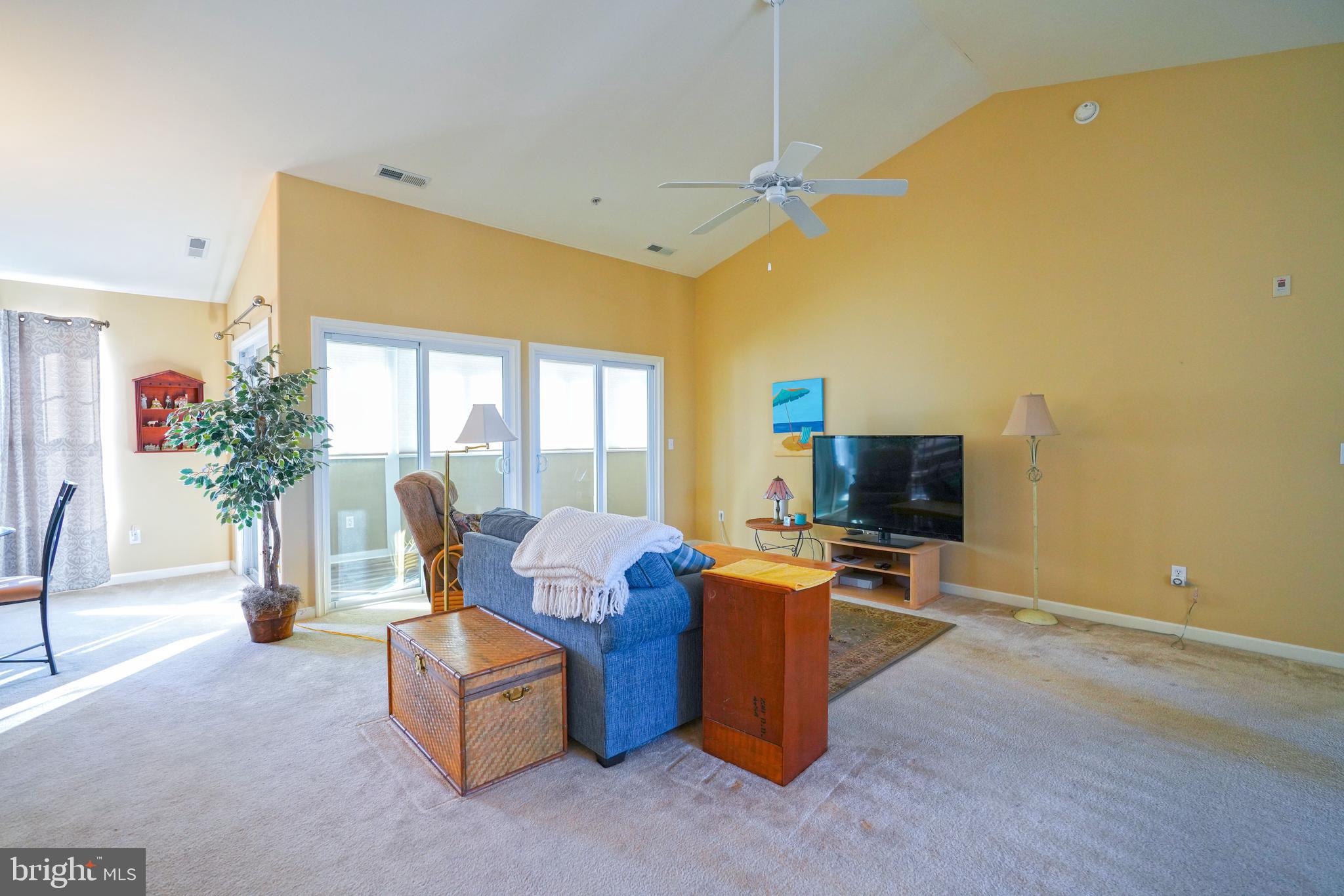 WOODS COVE - Residential
