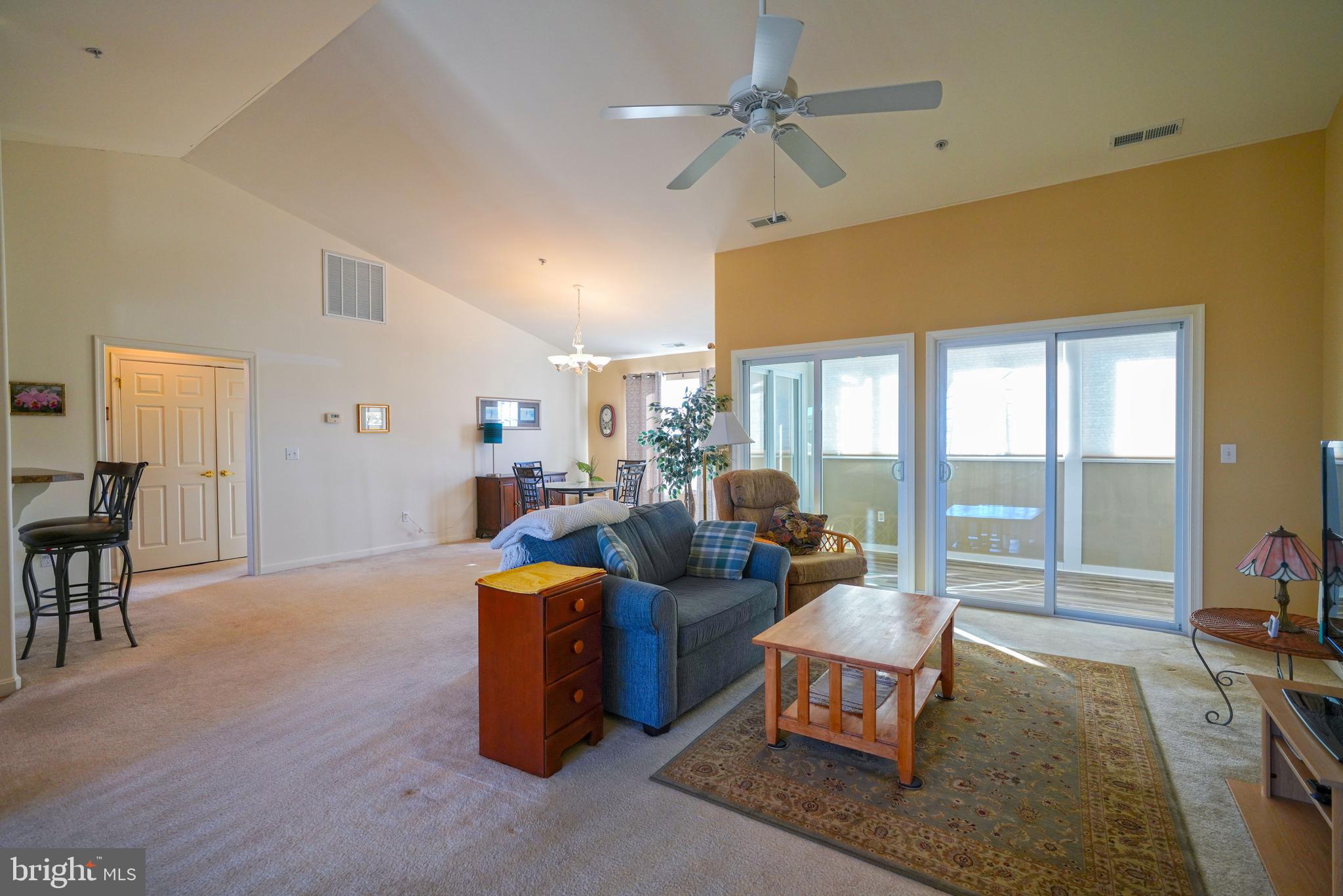 WOODS COVE - Residential