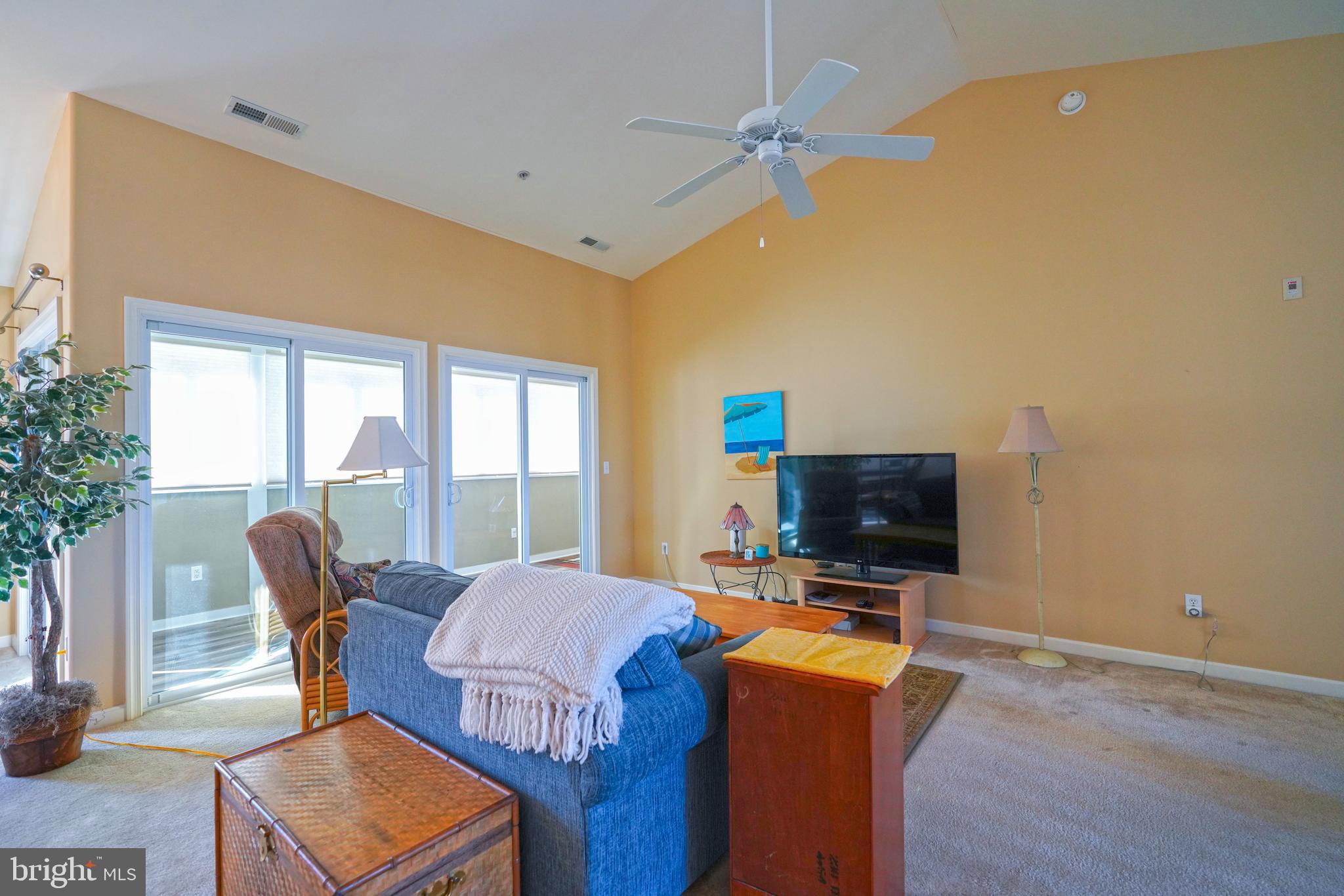 WOODS COVE - Residential