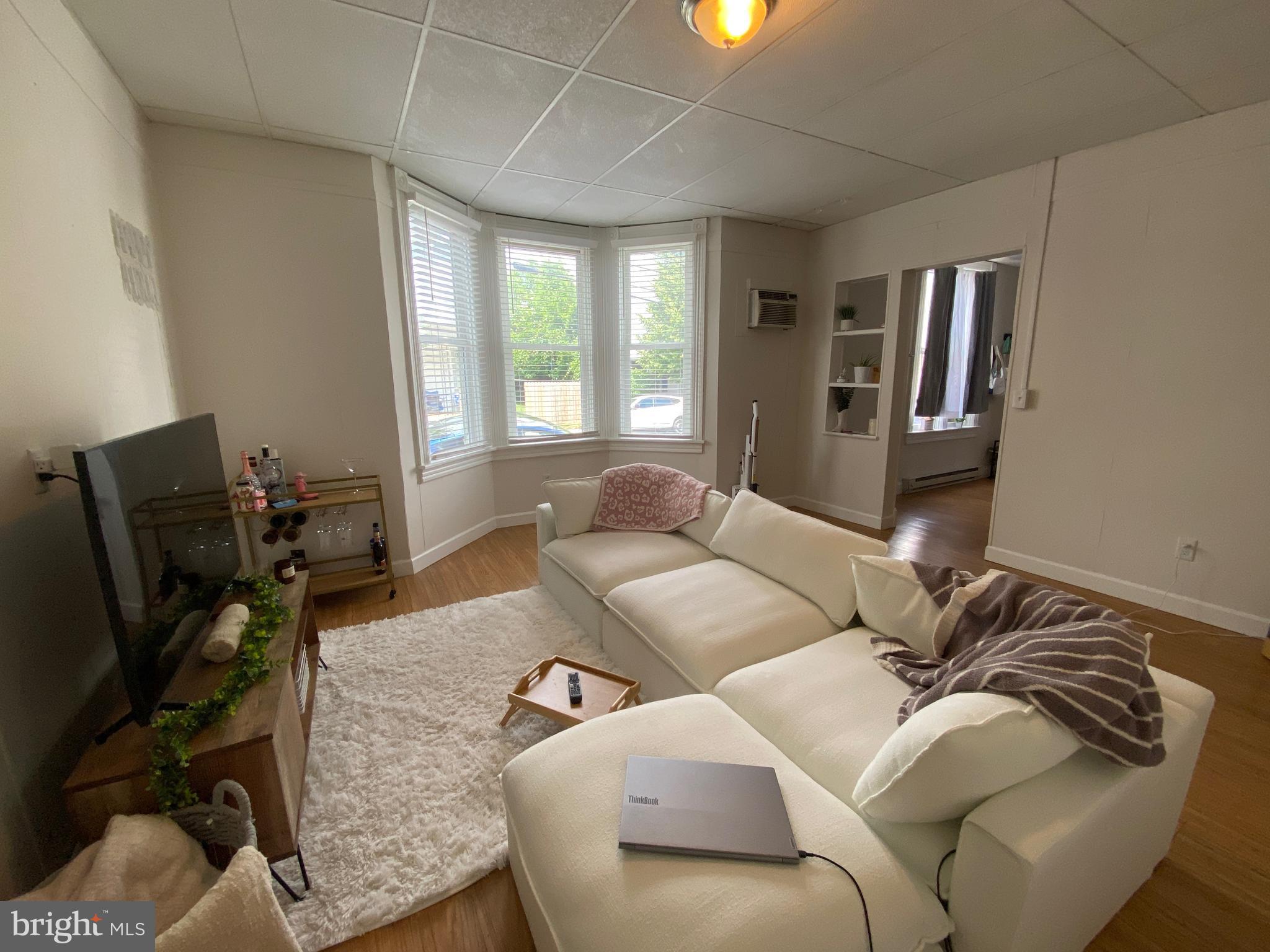 COLLEGE HILL - Commercial Sale