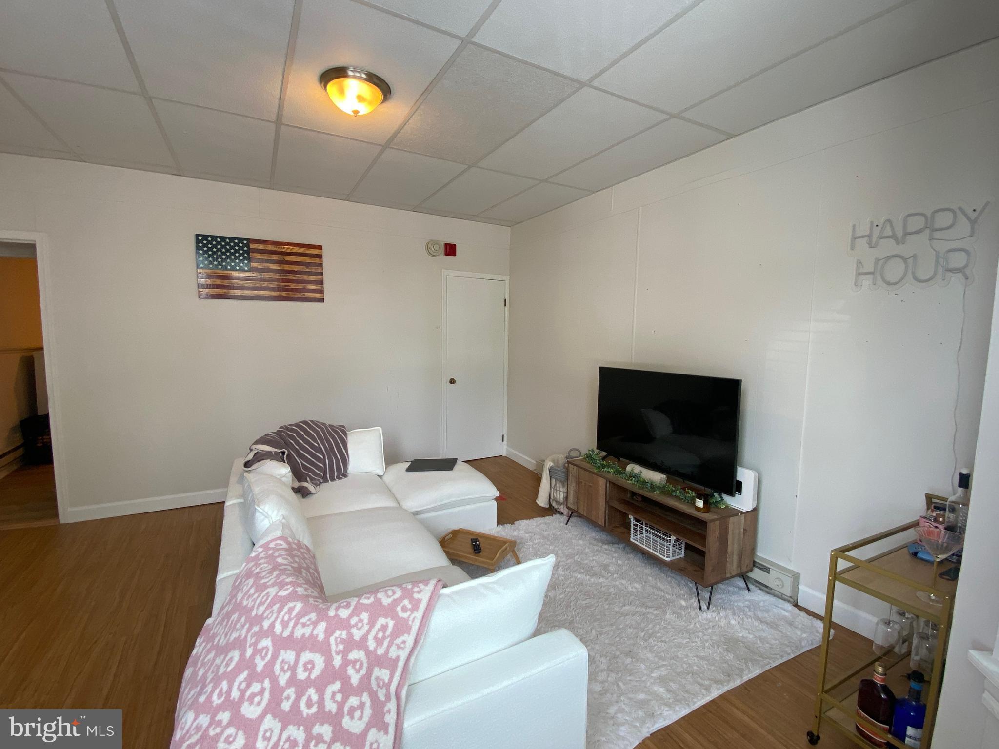 COLLEGE HILL - Commercial Sale