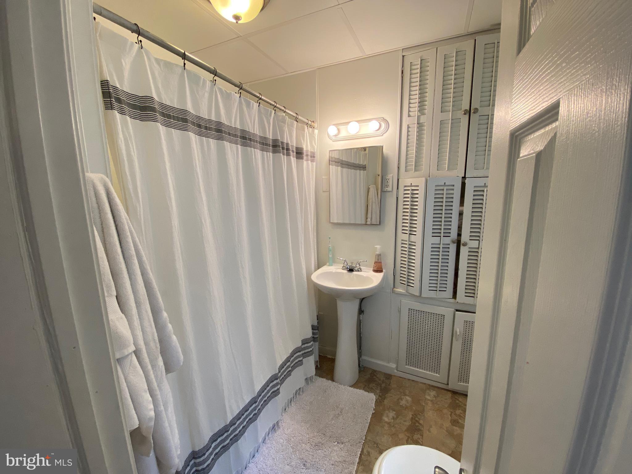 COLLEGE HILL - Commercial Sale