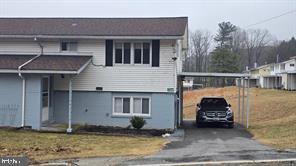 Very nice and bright 2 Level duplex House. 3 bedrooms, 1.5 bathroom, 1 Carport with driveway parkin space. Inside of Nice complex. New Roof, New paint, New Water and Sewer connectiion. Hardwood floor, Good size of kitchen and big living area at the lower level. Walkout level to back yard. Close to Lake, Community Center.  You can own the house with less monthly loan amount  than rental amount with small down payment. 
Waiting for county Tax ID , It will take about 3, 4 months to maximum 6 months. Can not settle until Tax ID come out.