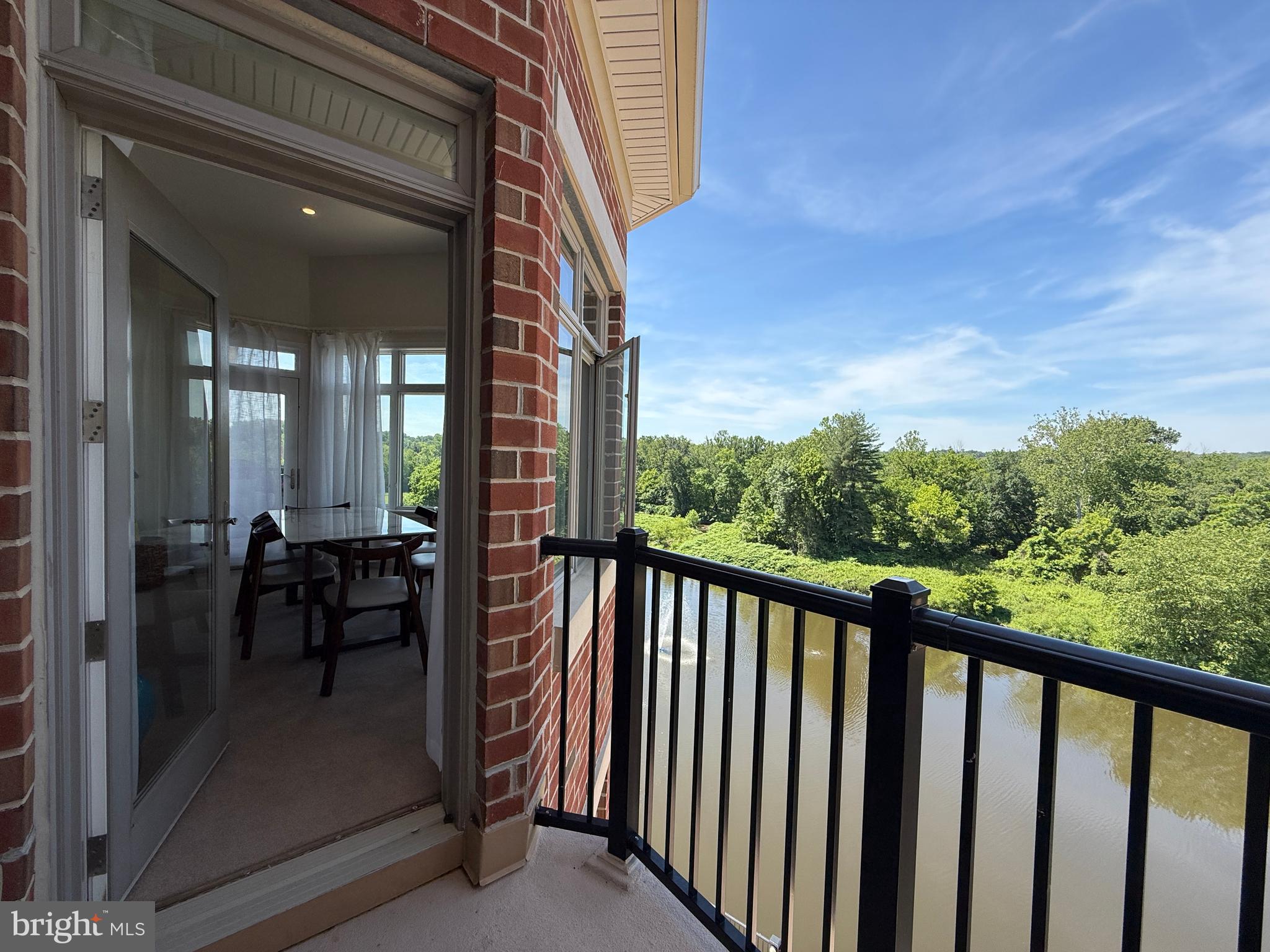 HUNTINGDON PLACE - Residential