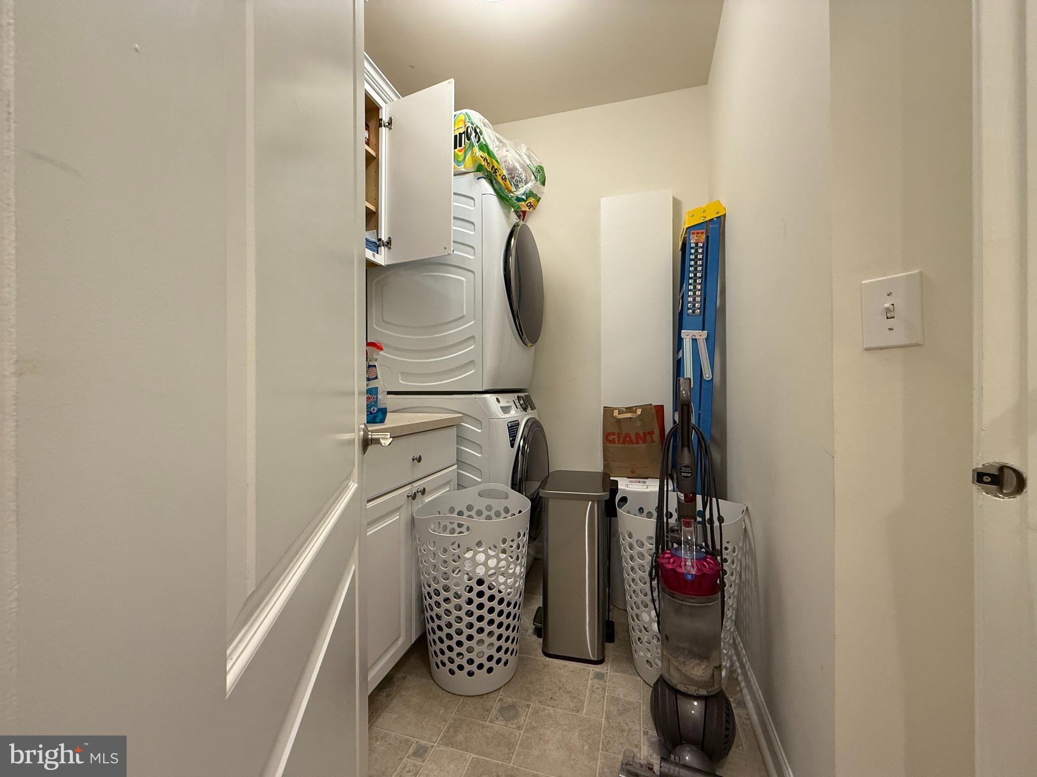 HUNTINGDON PLACE - Residential