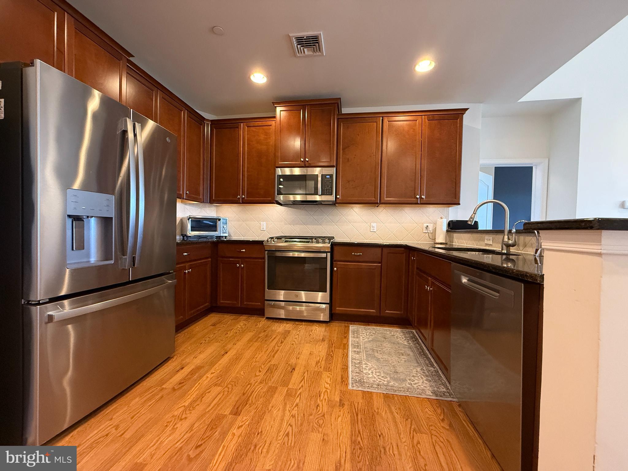 HUNTINGDON PLACE - Residential