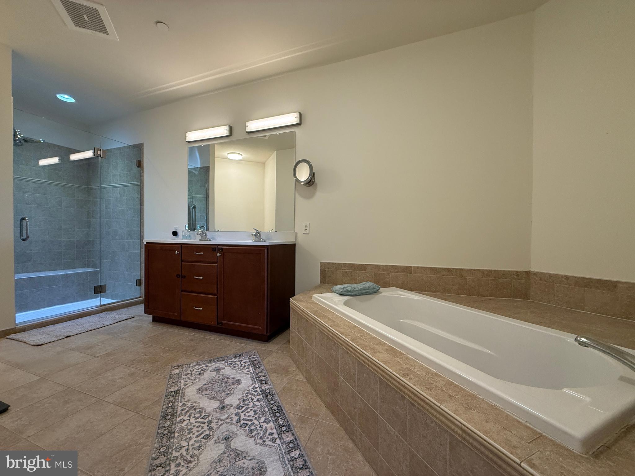 HUNTINGDON PLACE - Residential