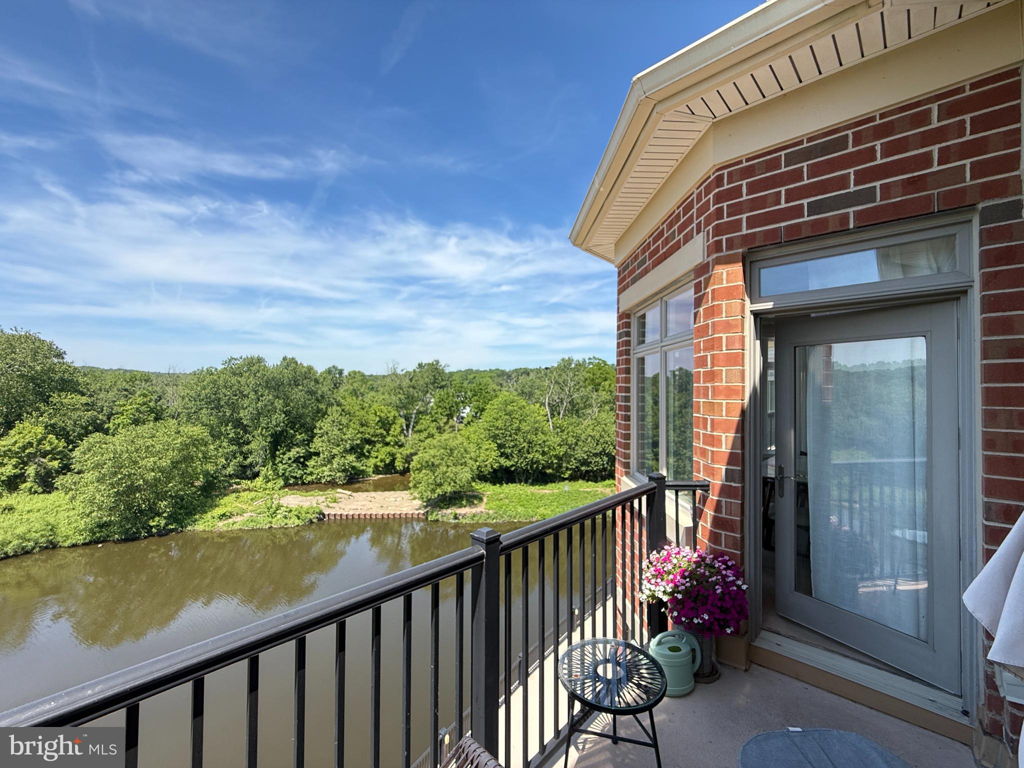 HUNTINGDON PLACE - Residential