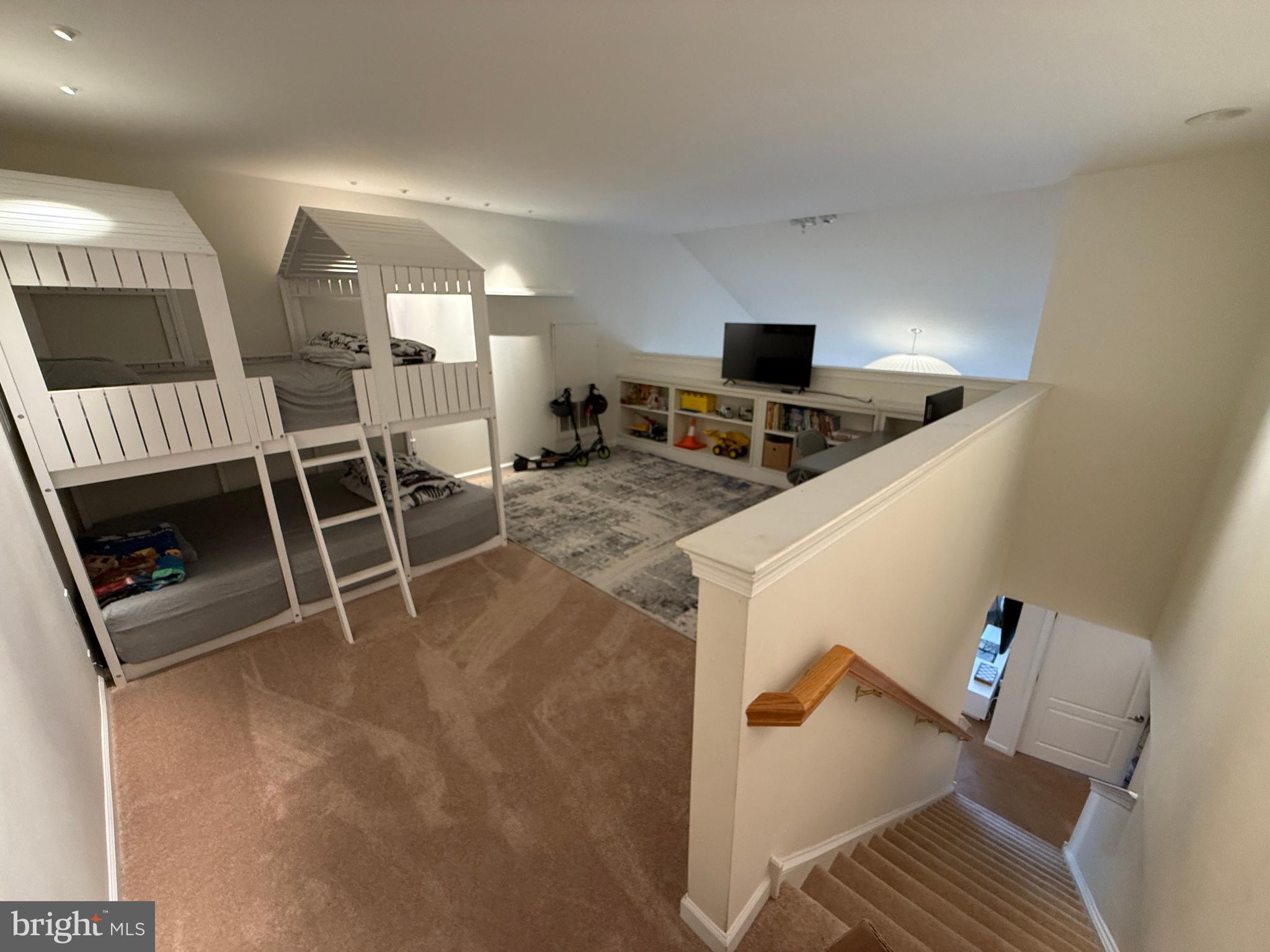 HUNTINGDON PLACE - Residential