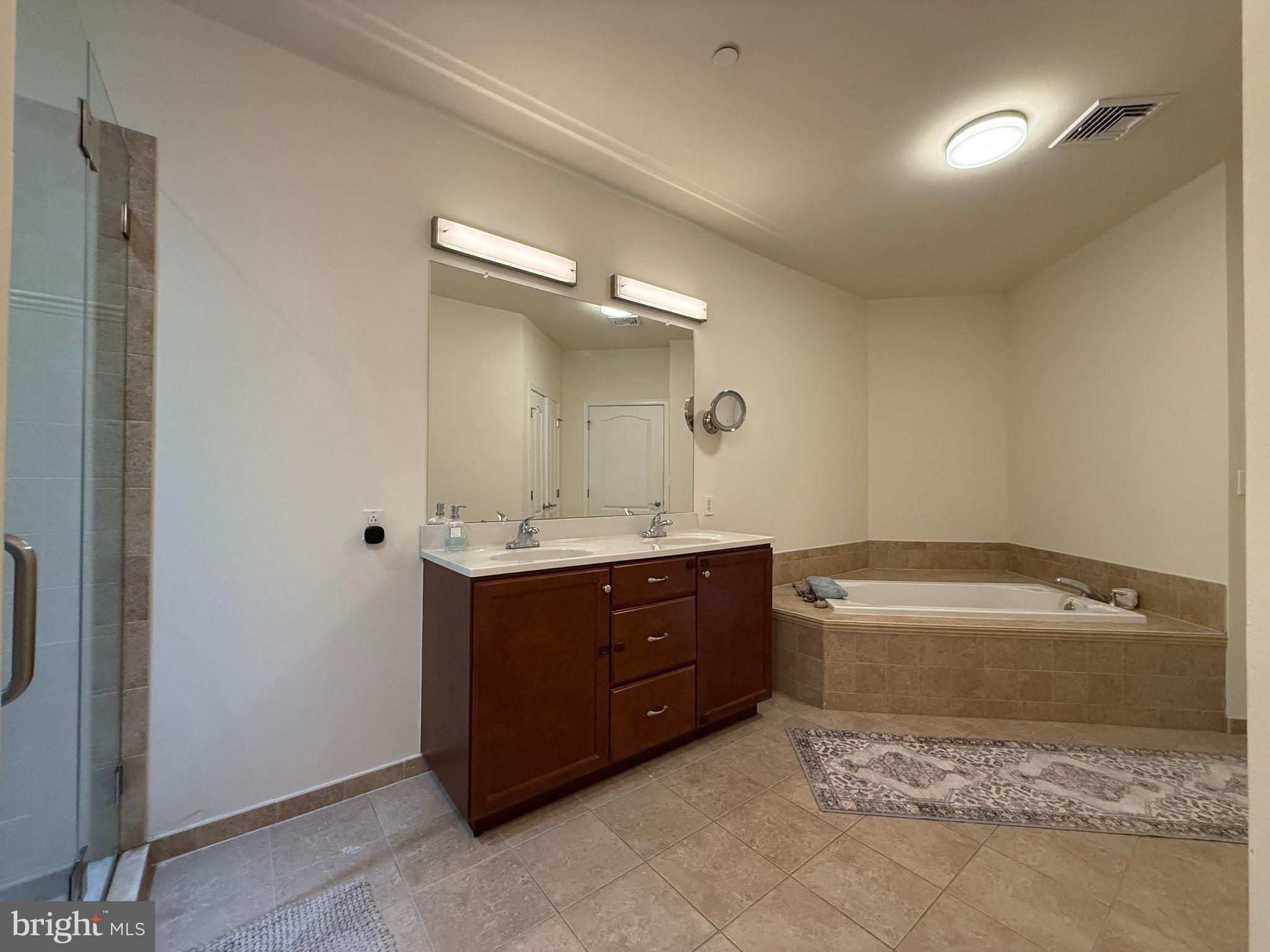 HUNTINGDON PLACE - Residential