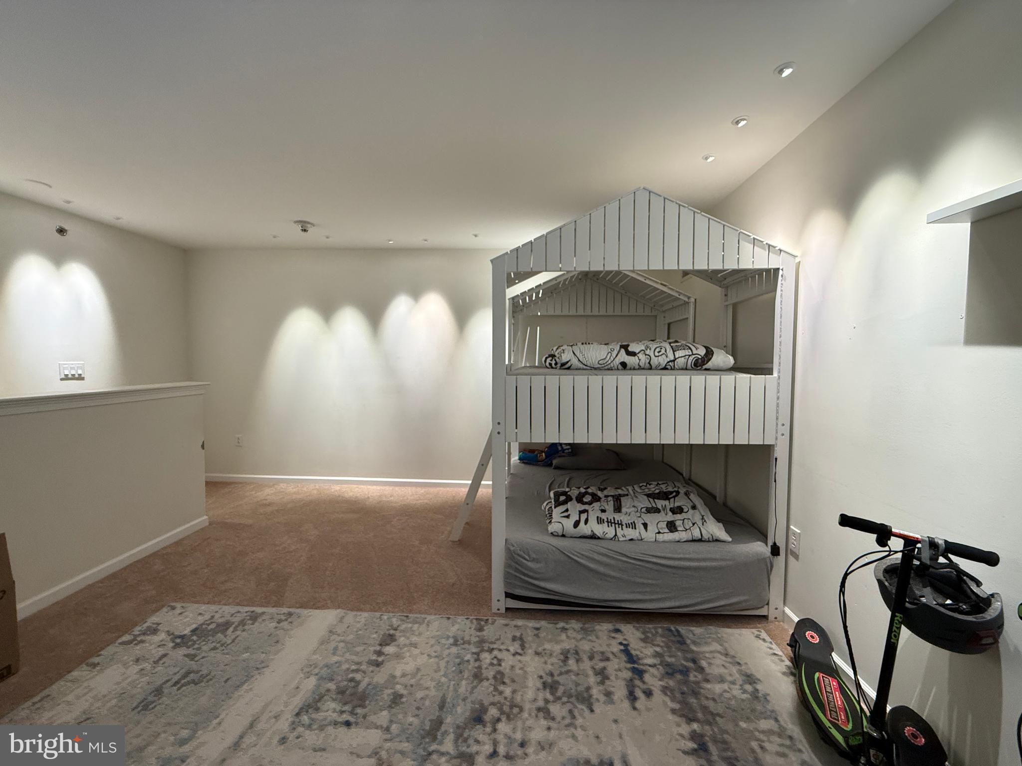 HUNTINGDON PLACE - Residential