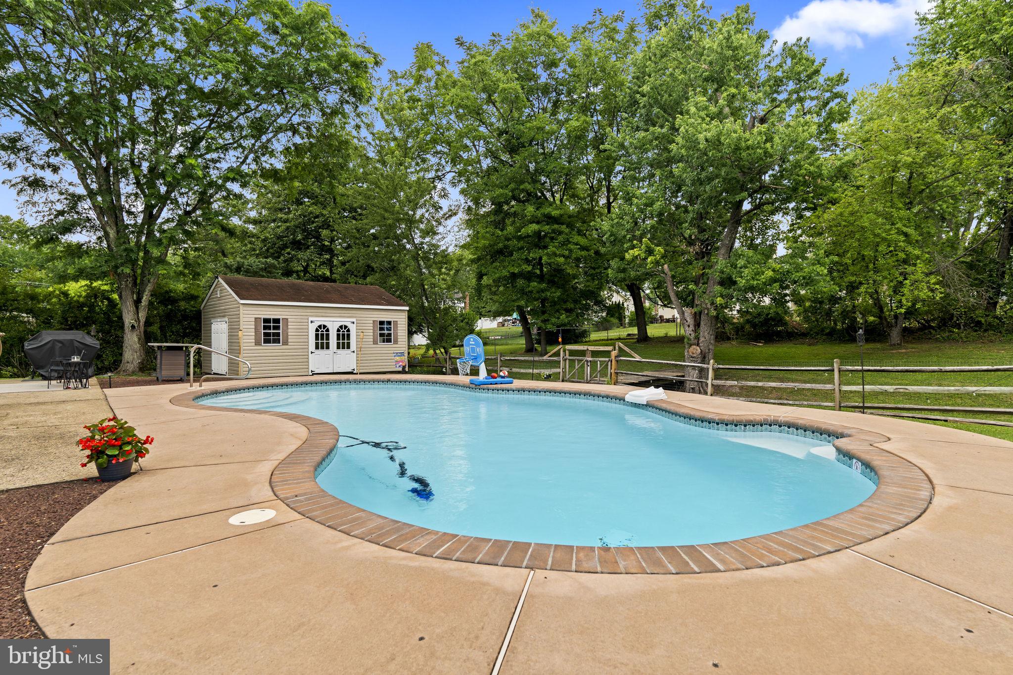 BRIAR HILL FARMS - Residential