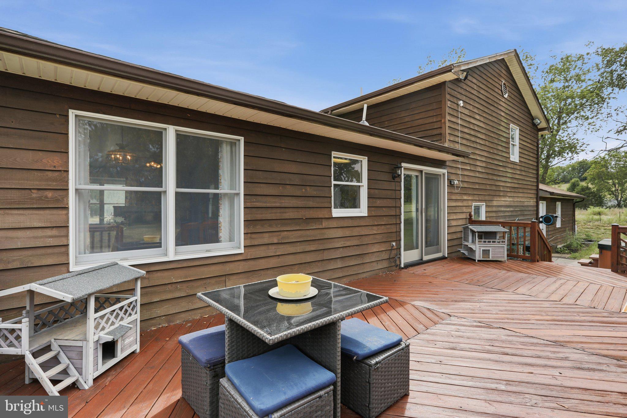 WHITE OAKS - Residential