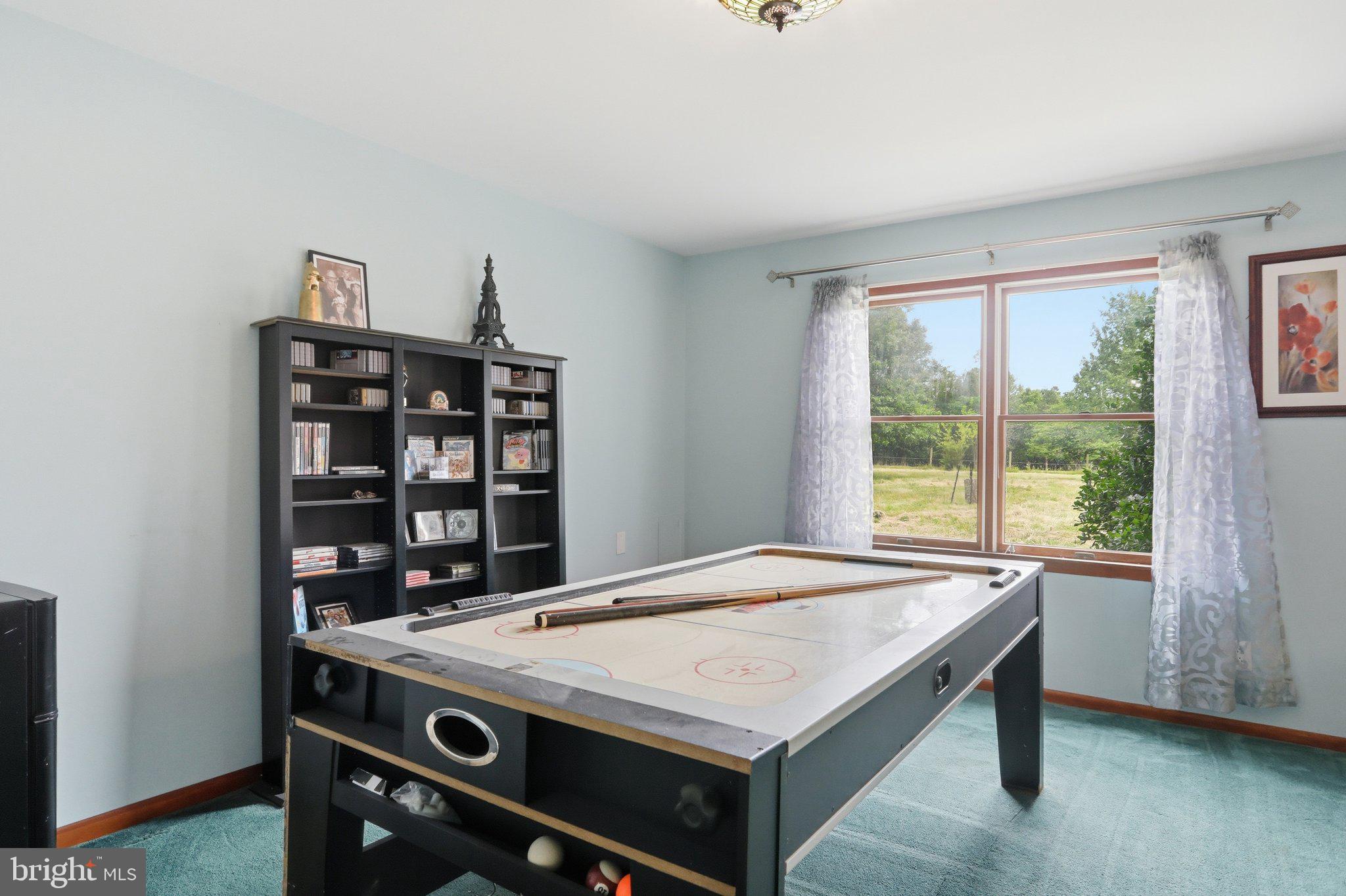 WHITE OAKS - Residential