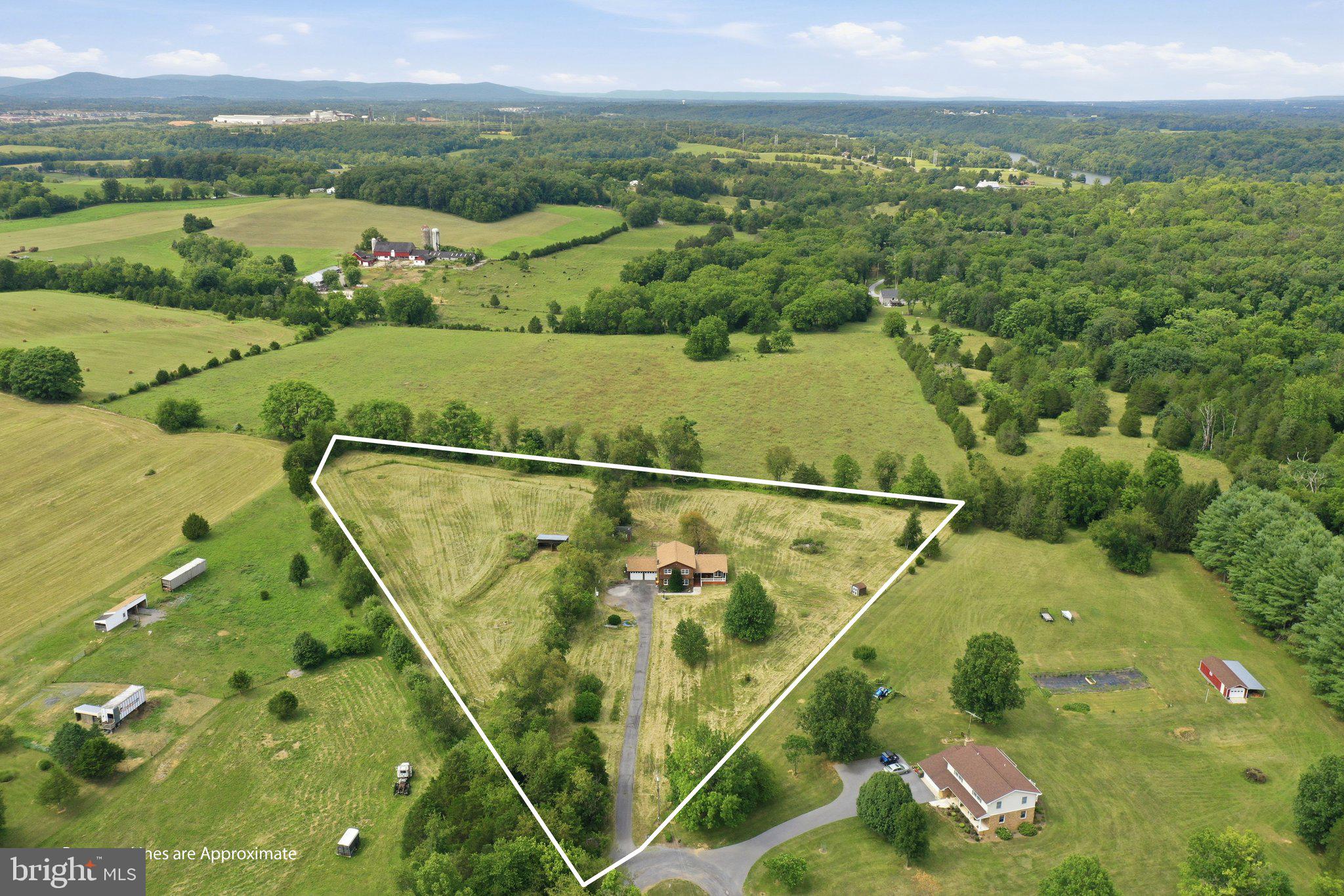 WHITE OAKS - Residential