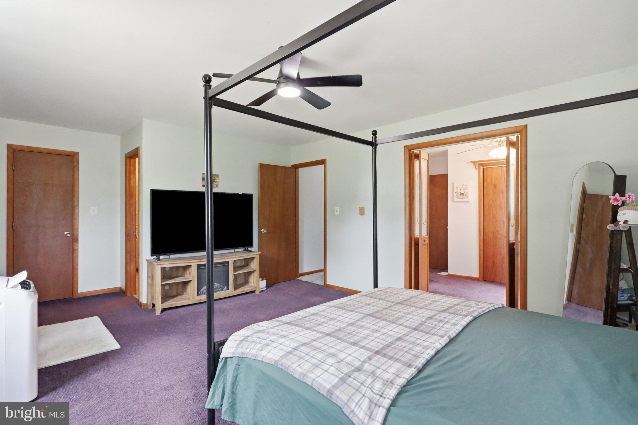 WHITE OAKS - Residential