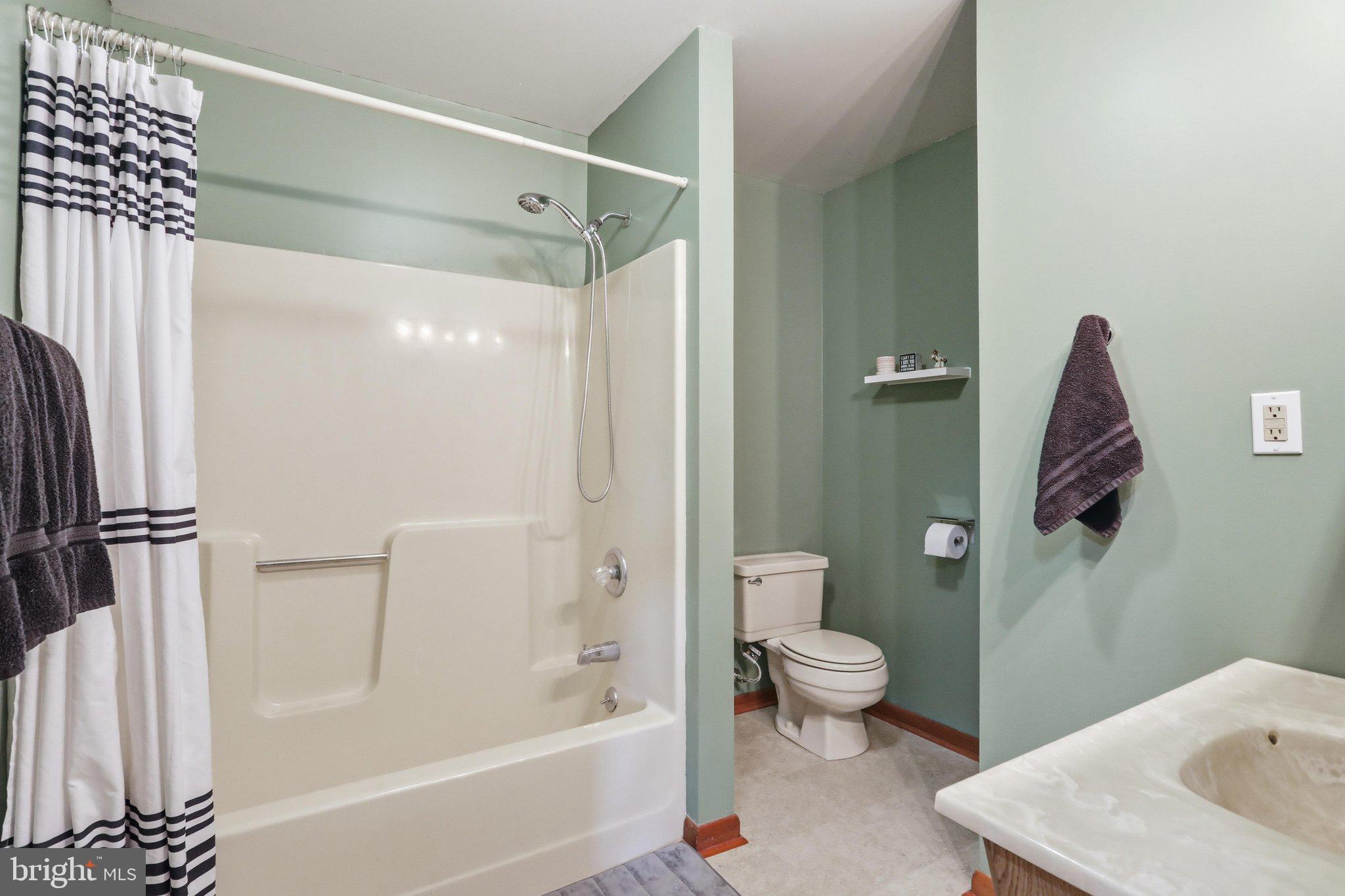 WHITE OAKS - Residential