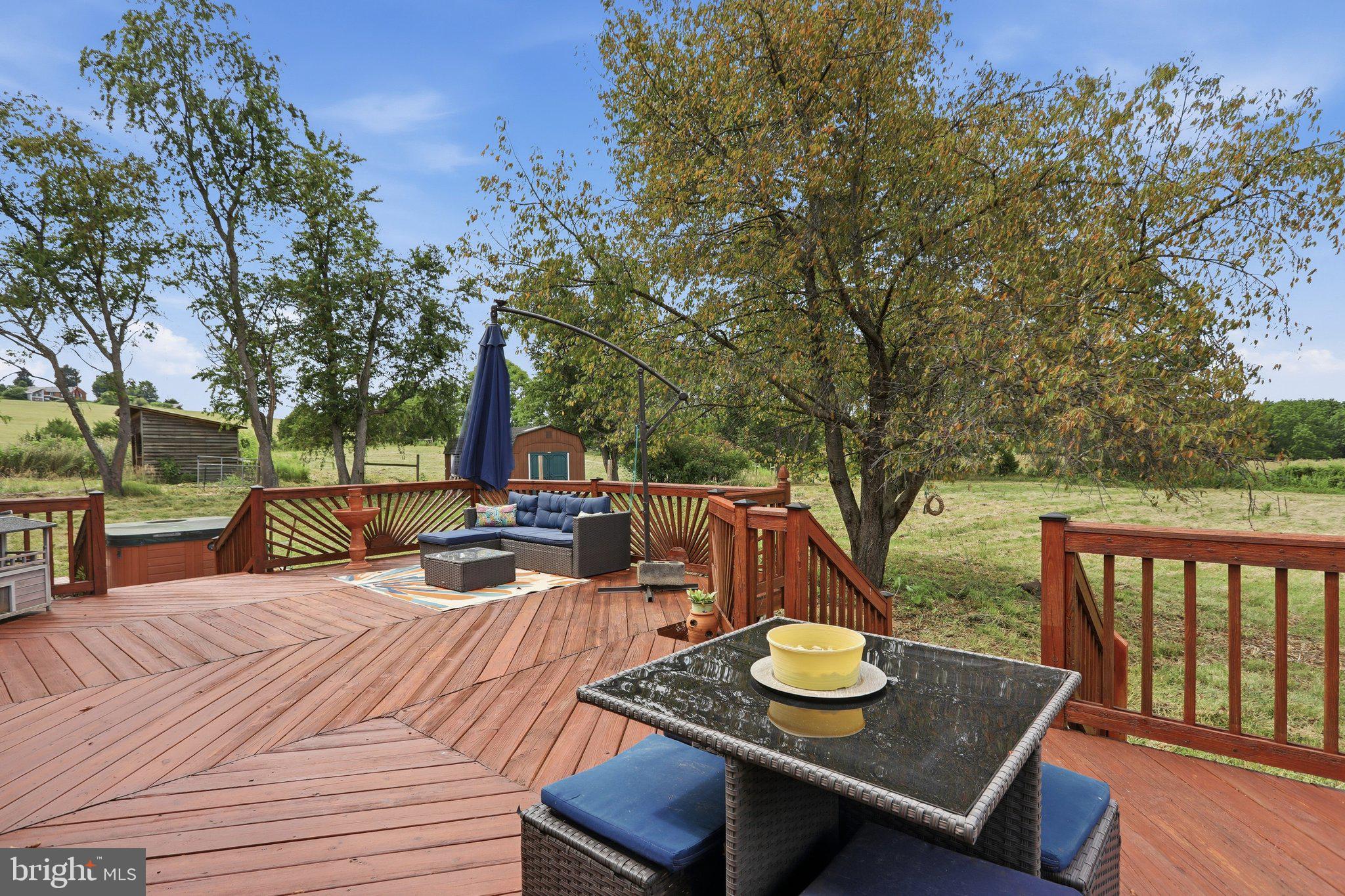 WHITE OAKS - Residential