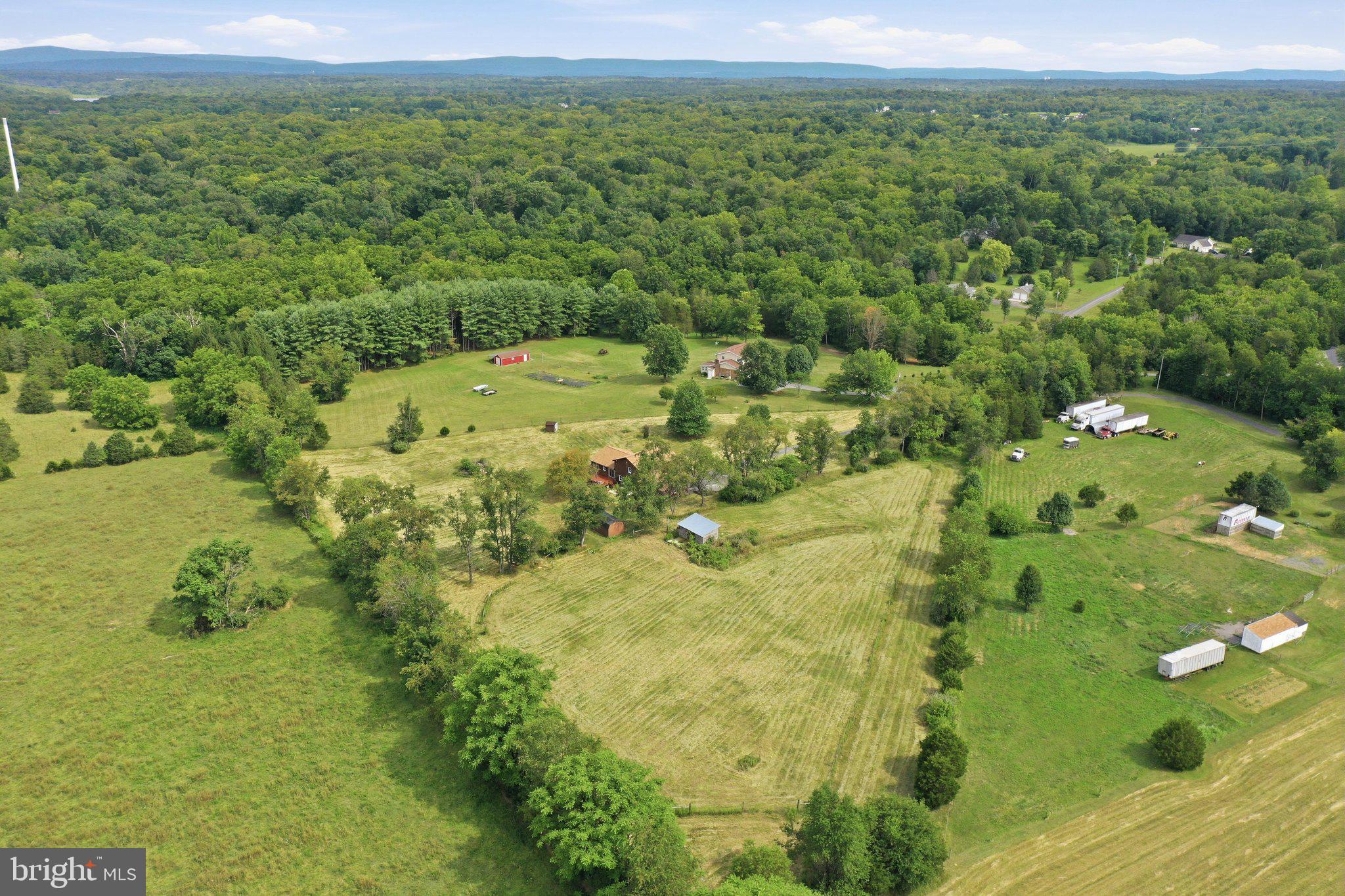 WHITE OAKS - Residential