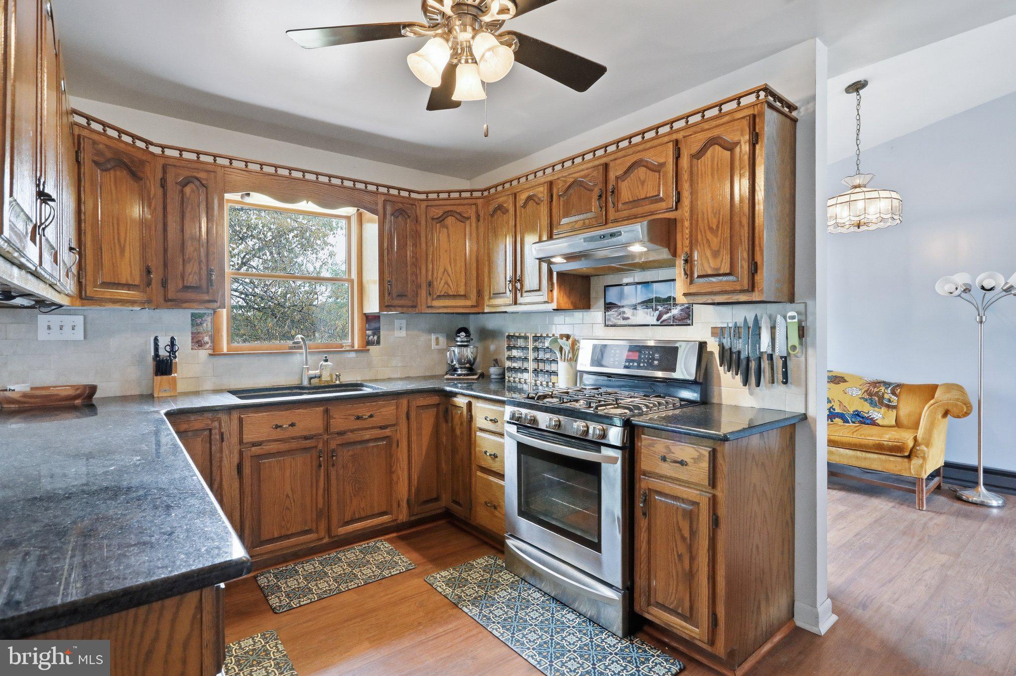 WHITE OAKS - Residential