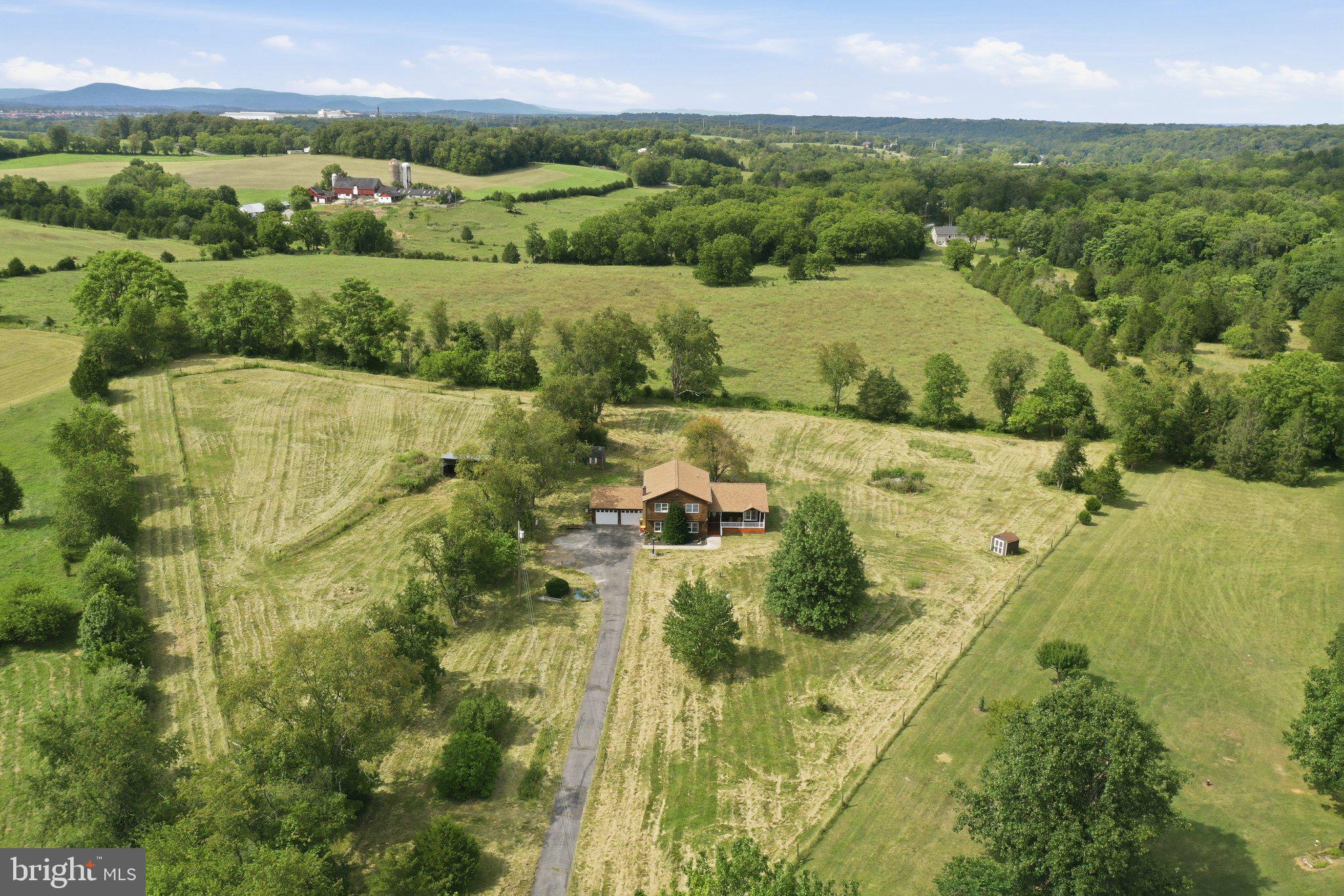 WHITE OAKS - Residential