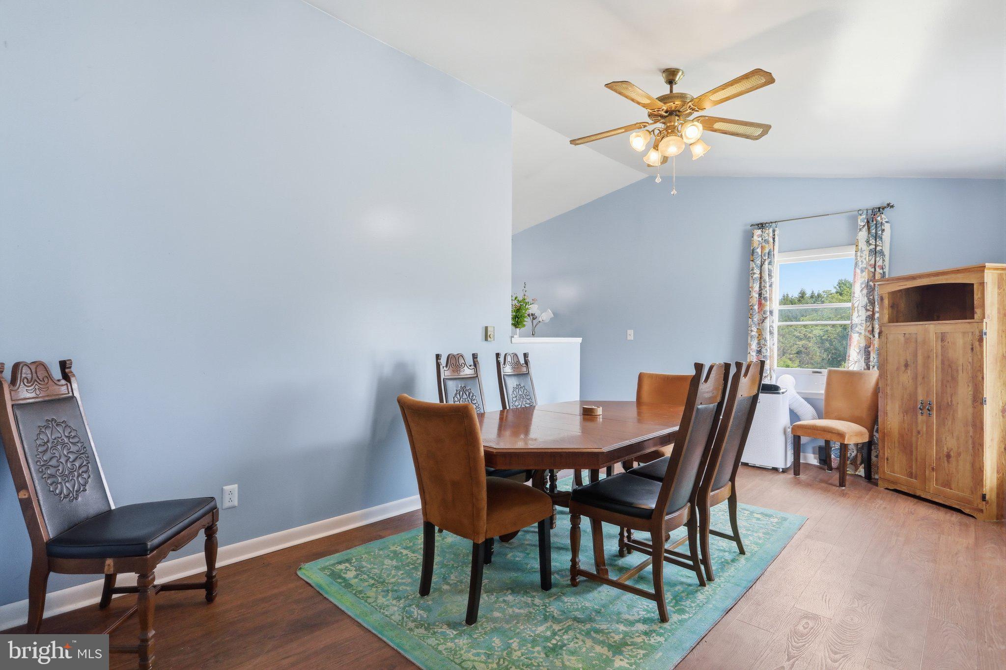 WHITE OAKS - Residential