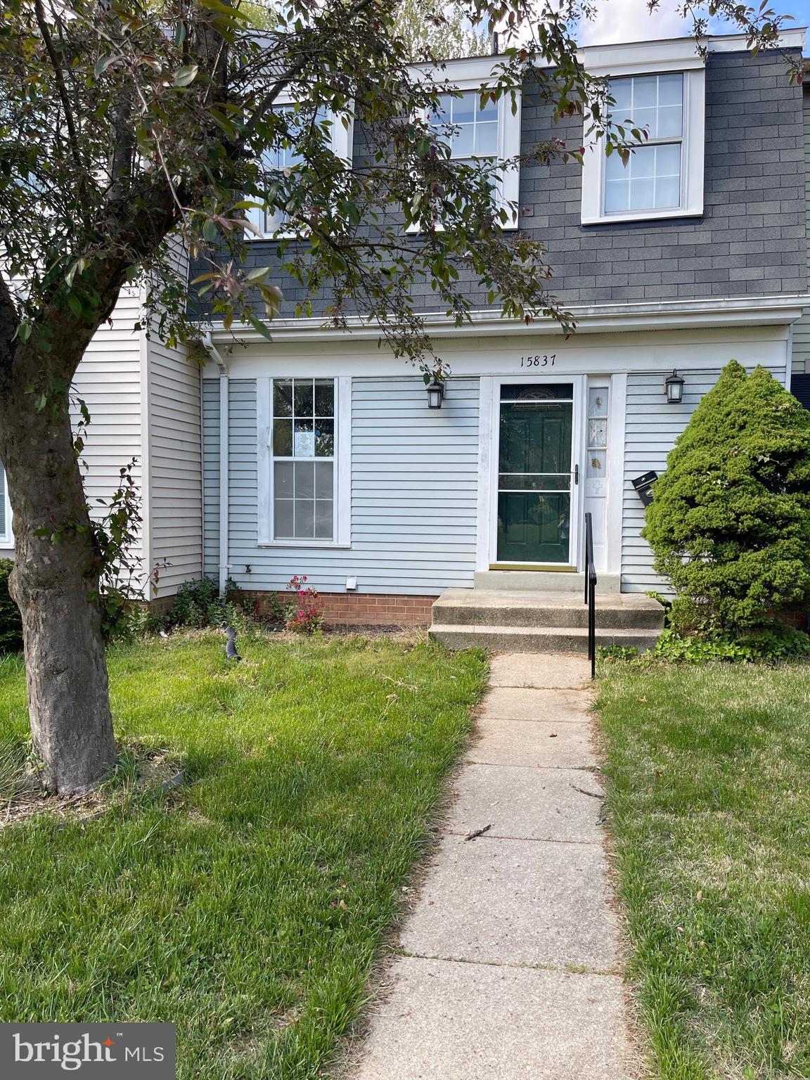 Three finished levels of spacious living space, finished basement, walkout, fenced backyard. Great Location - minutes from shops, parks, and transportation.