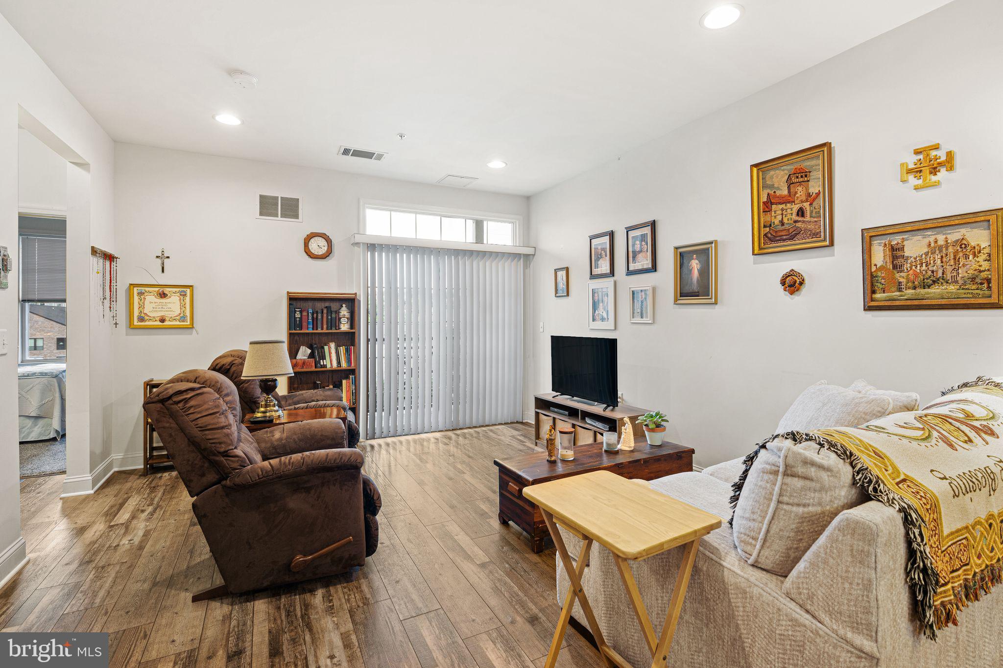 THE GRANDE AT RIVERVIEW - Residential