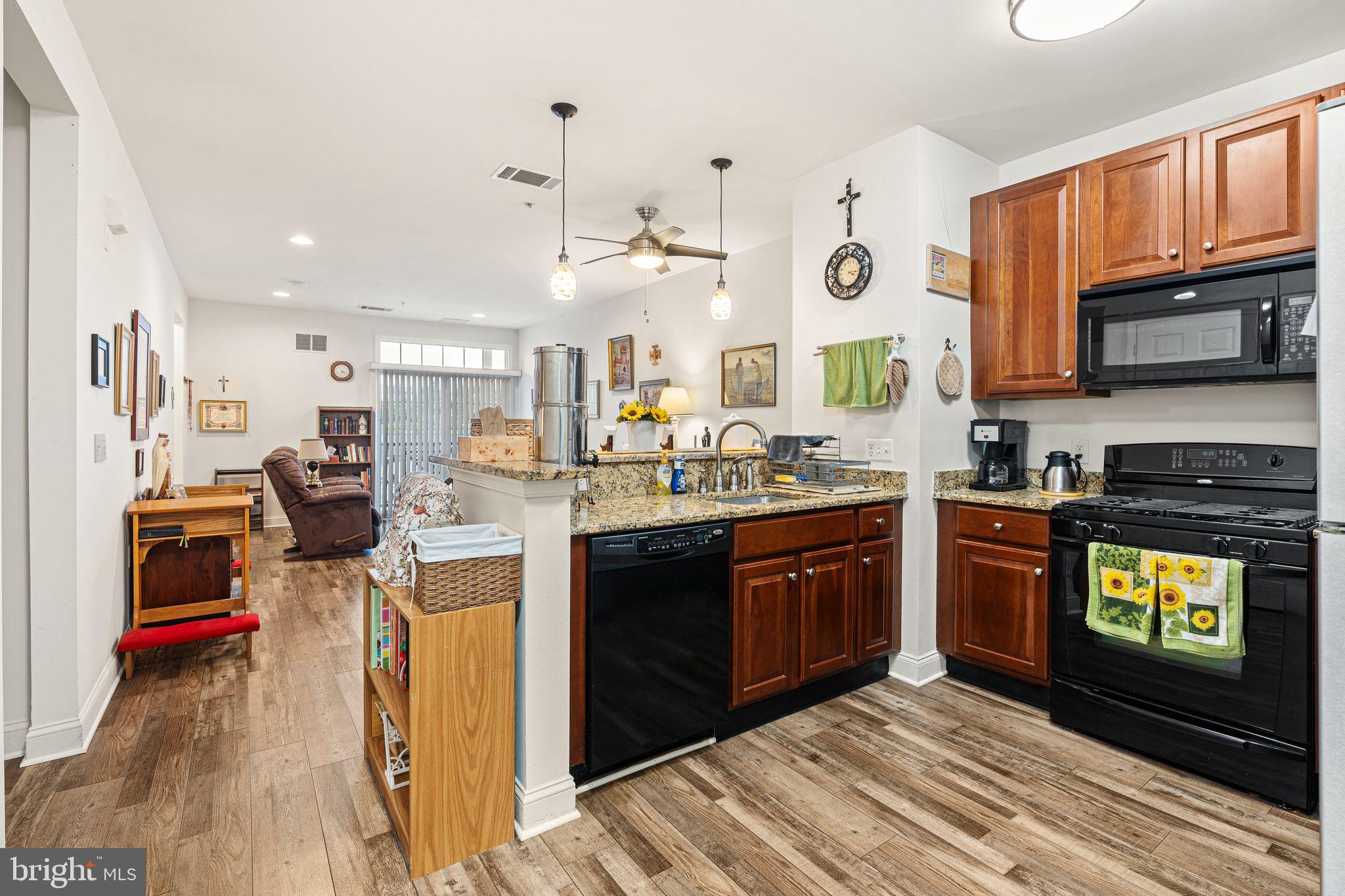 THE GRANDE AT RIVERVIEW - Residential