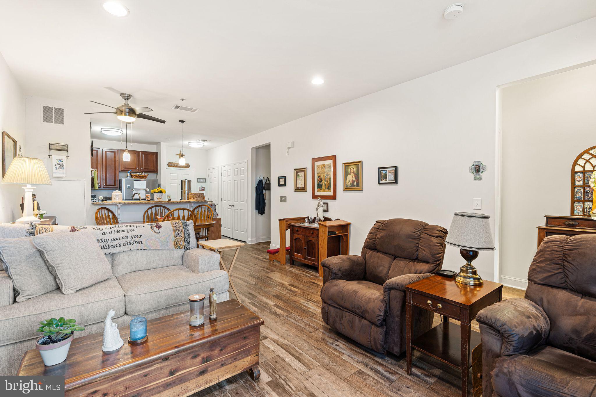 THE GRANDE AT RIVERVIEW - Residential