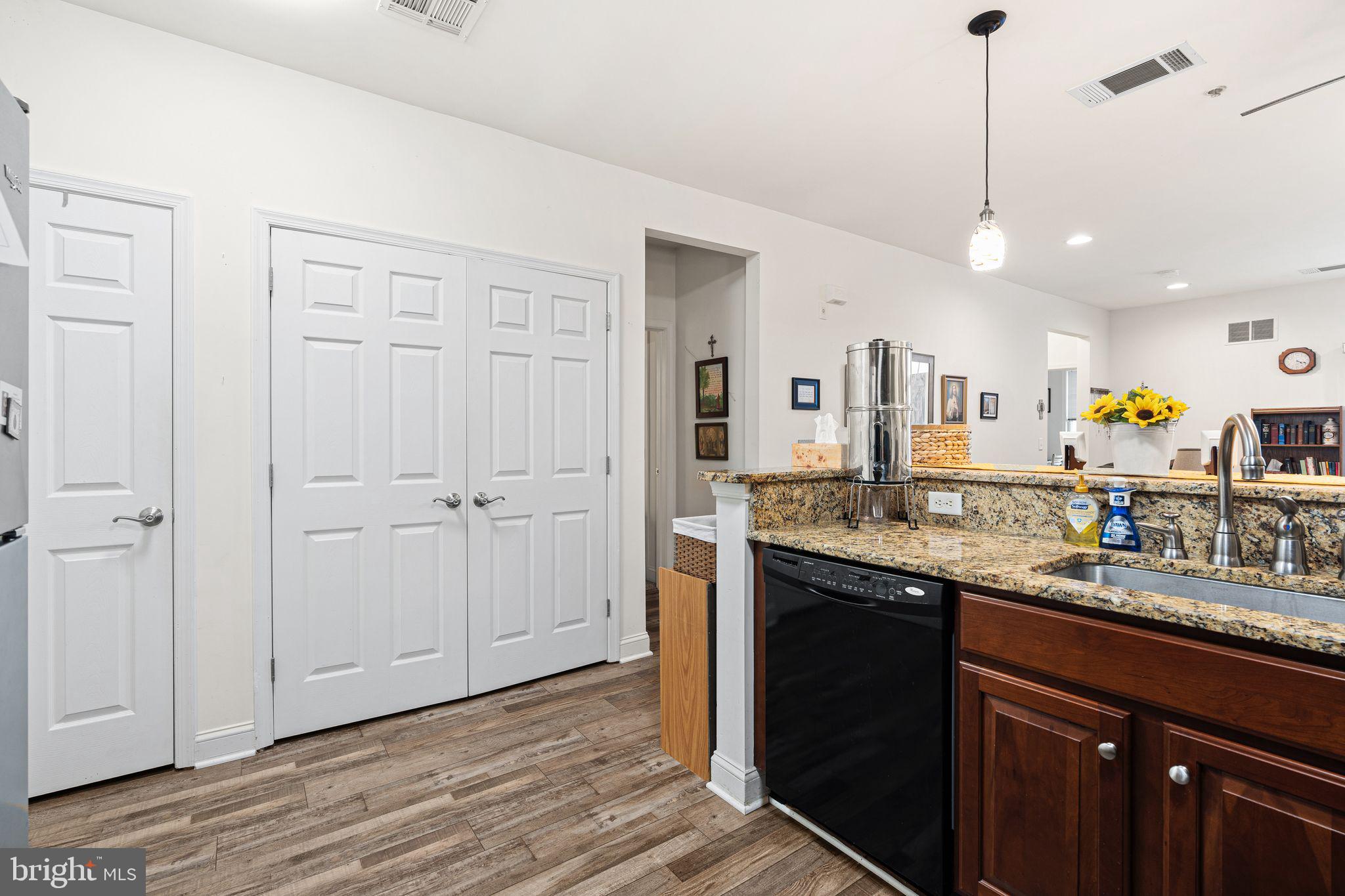 THE GRANDE AT RIVERVIEW - Residential