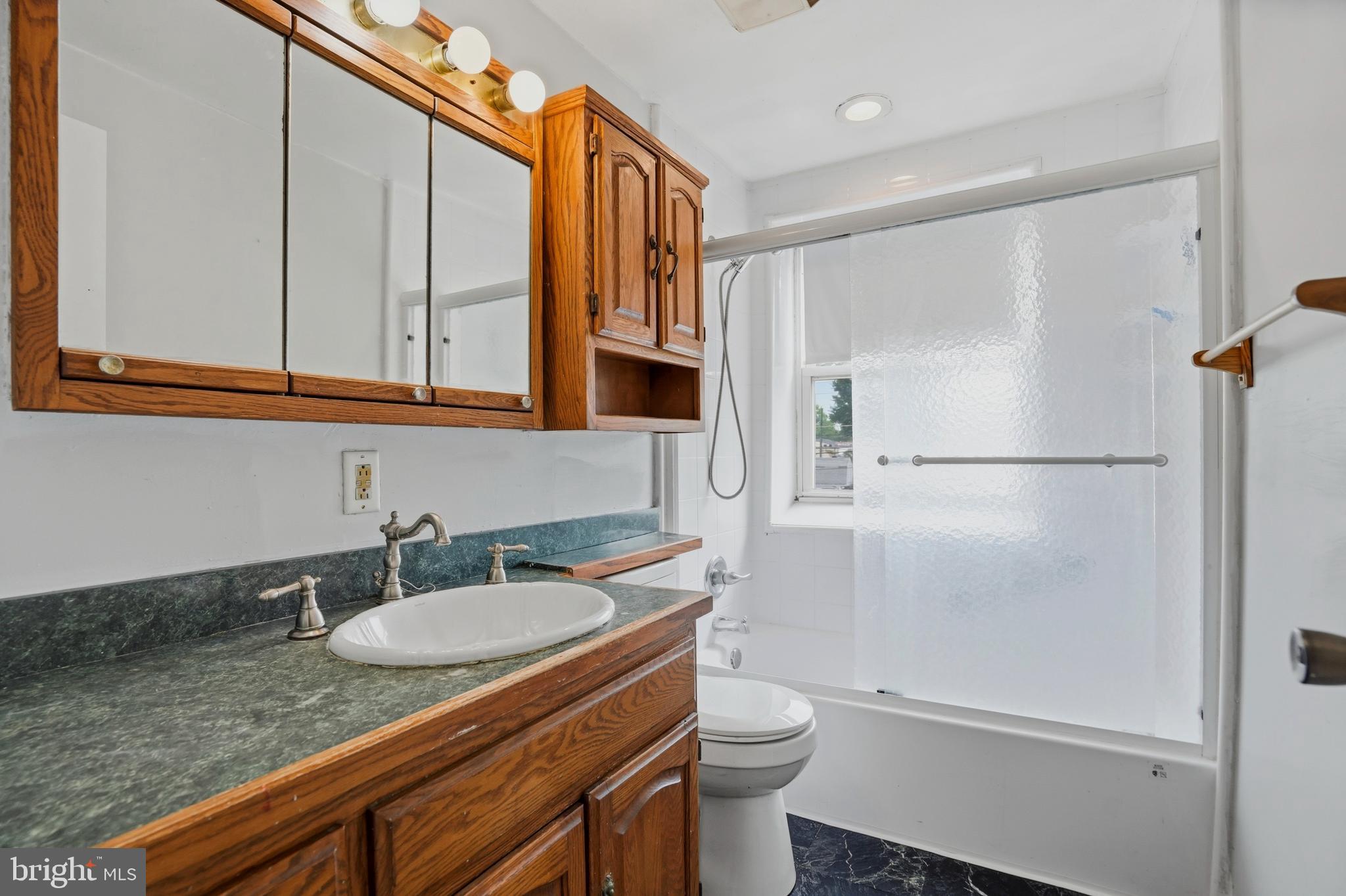 COUNTRY RIDGE - Residential