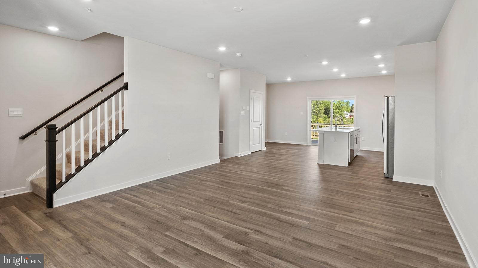 SPRING HILLS - Residential
