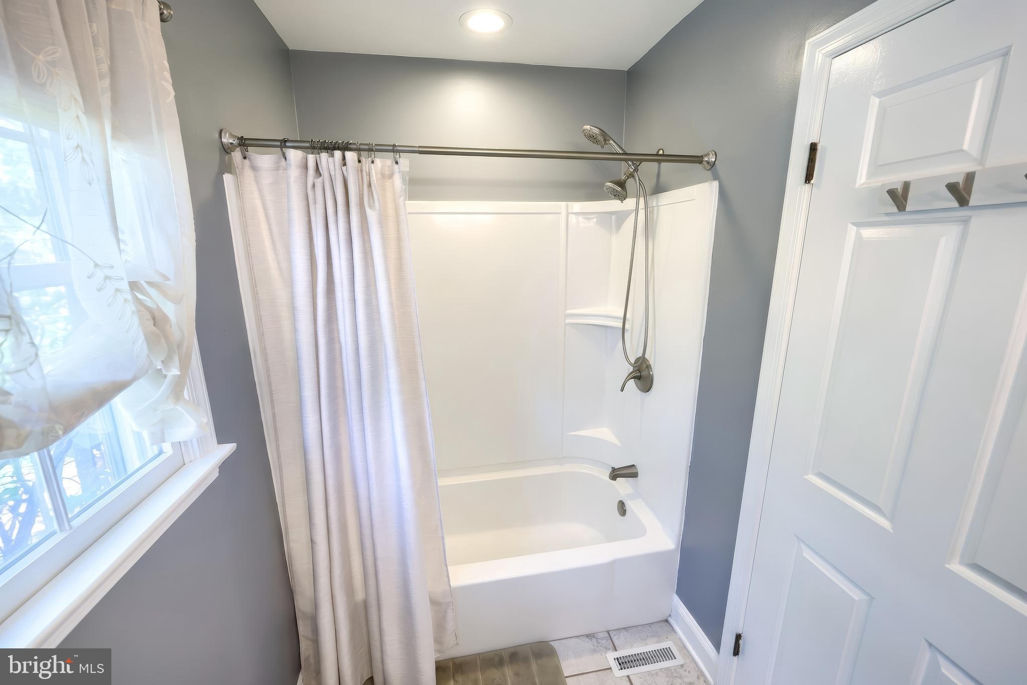 WYNDSTONE FARM ESTATES - Residential