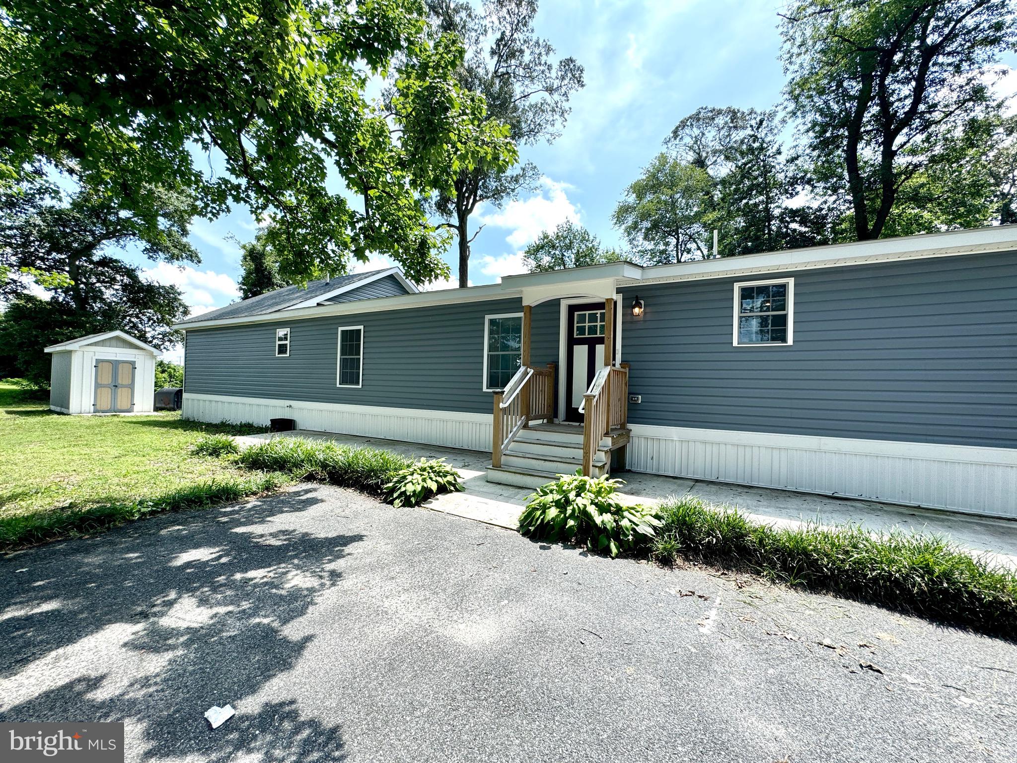 LAUREL VILLAGE - Residential