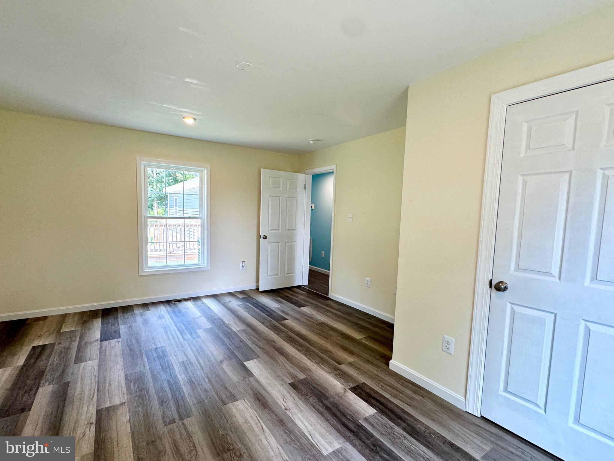 LAUREL VILLAGE - Residential
