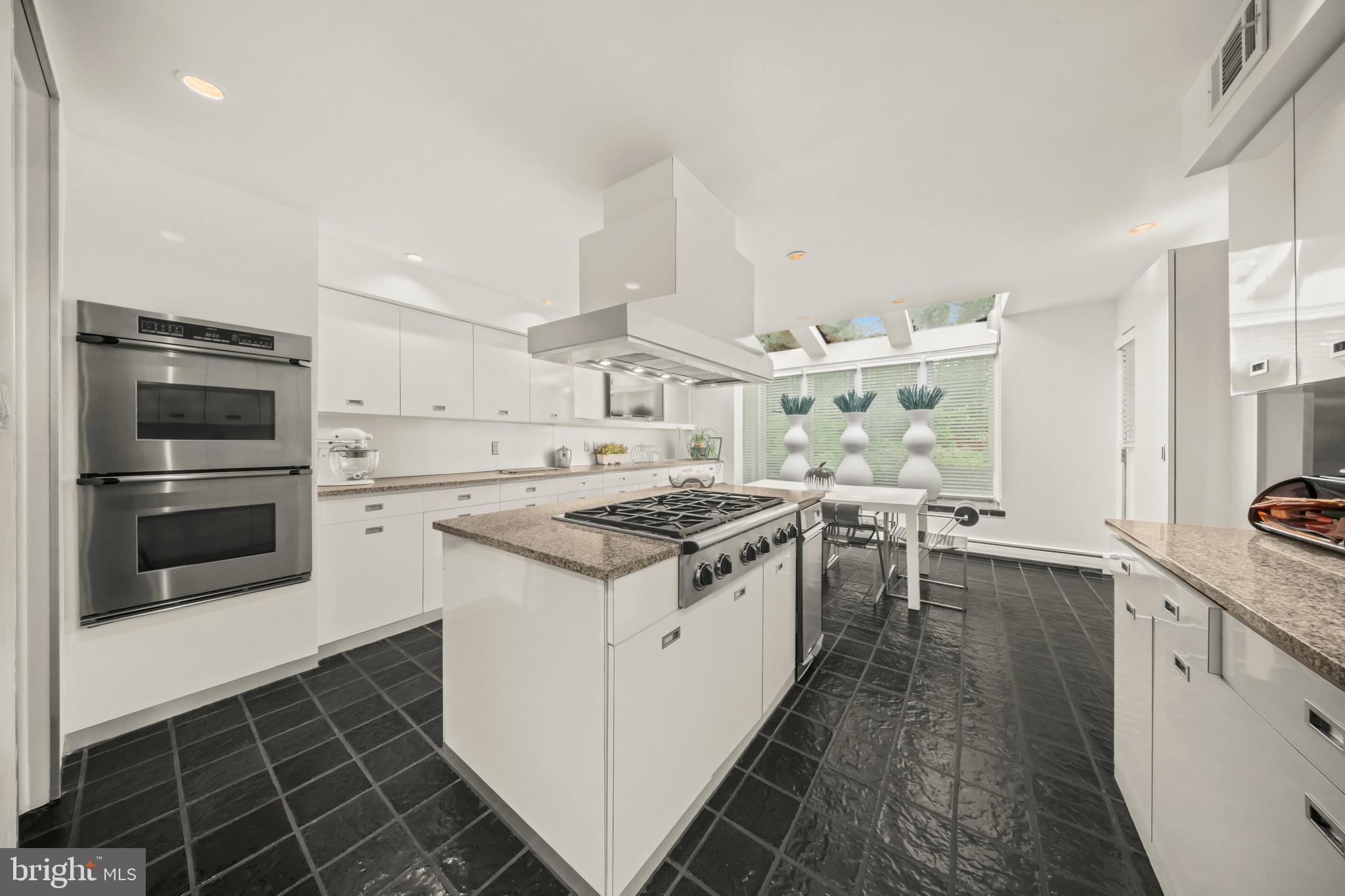 JUSTA FARMS - Residential