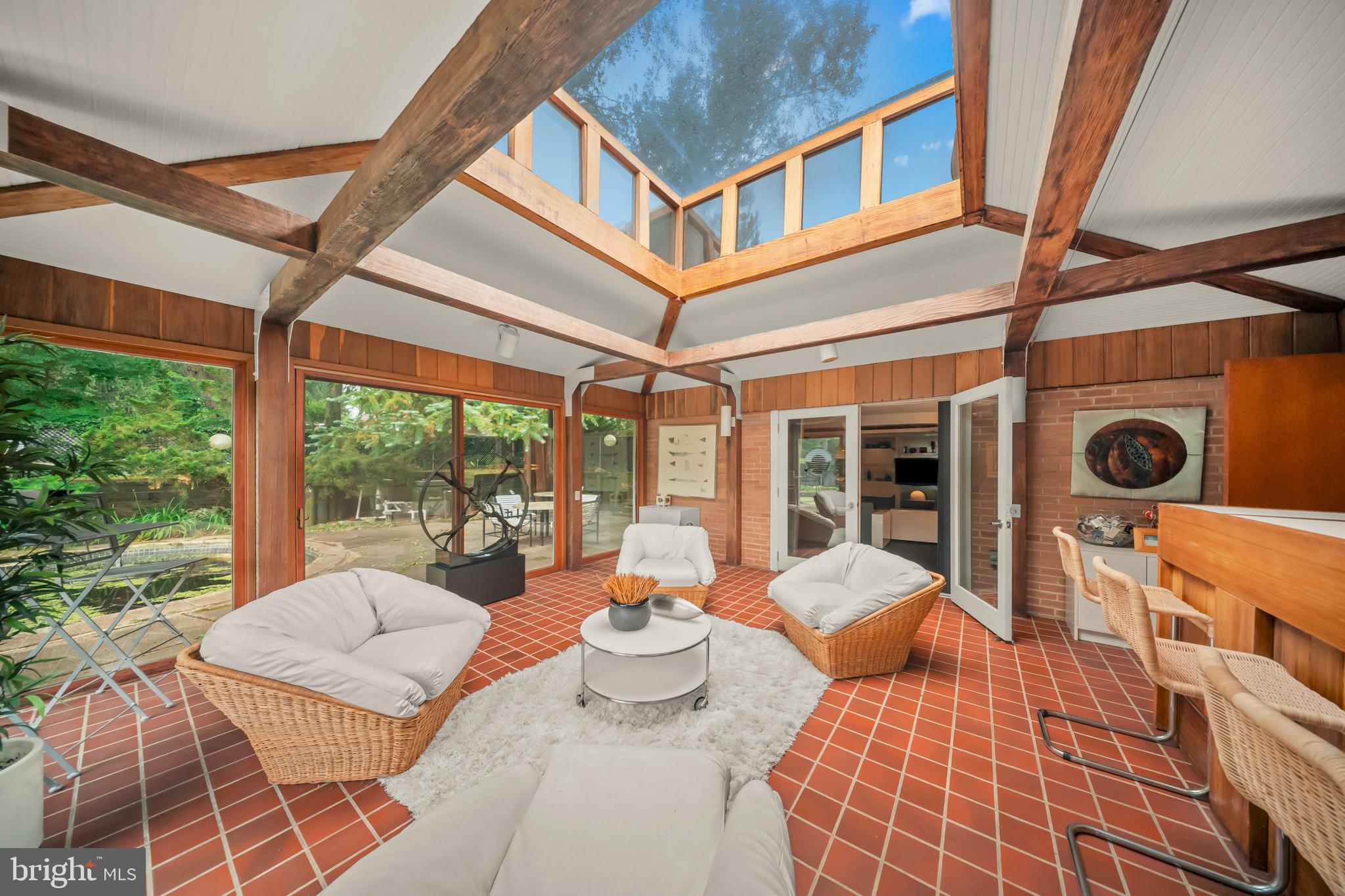 JUSTA FARMS - Residential