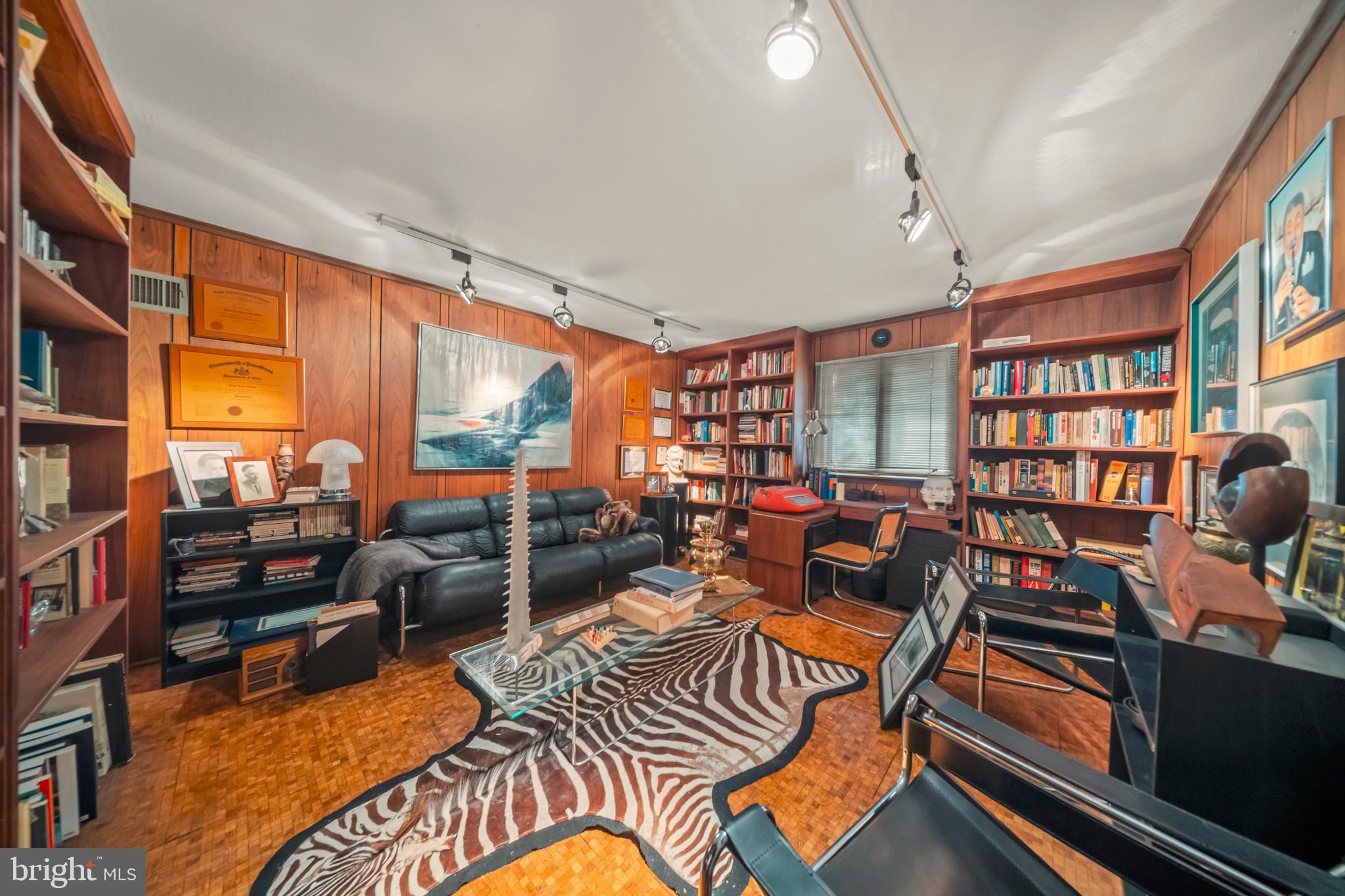 JUSTA FARMS - Residential