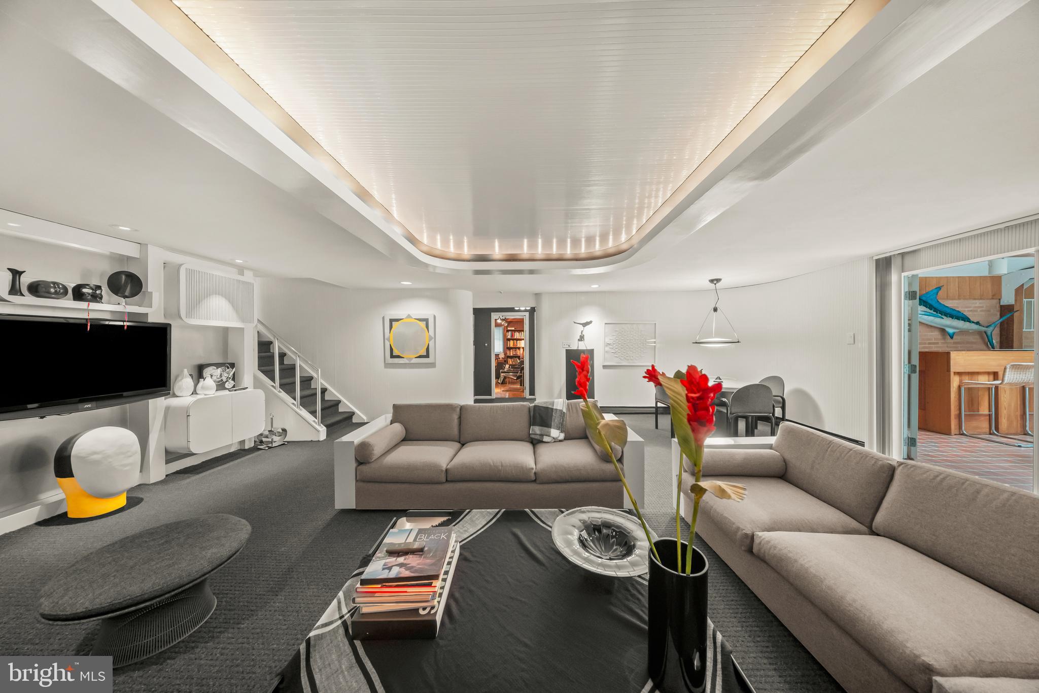 JUSTA FARMS - Residential