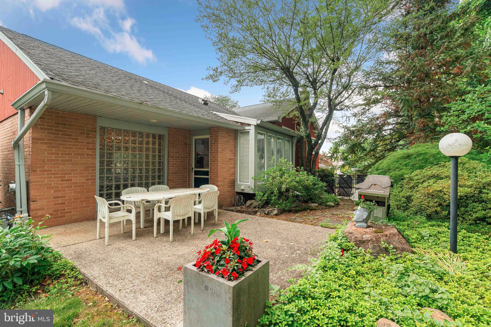 JUSTA FARMS - Residential