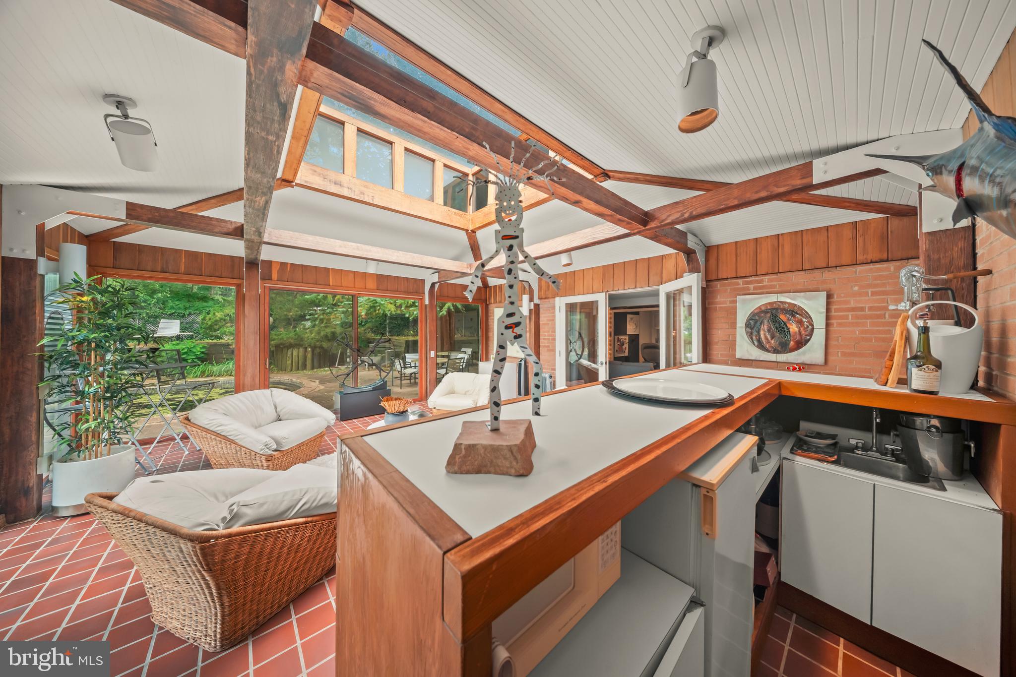 JUSTA FARMS - Residential