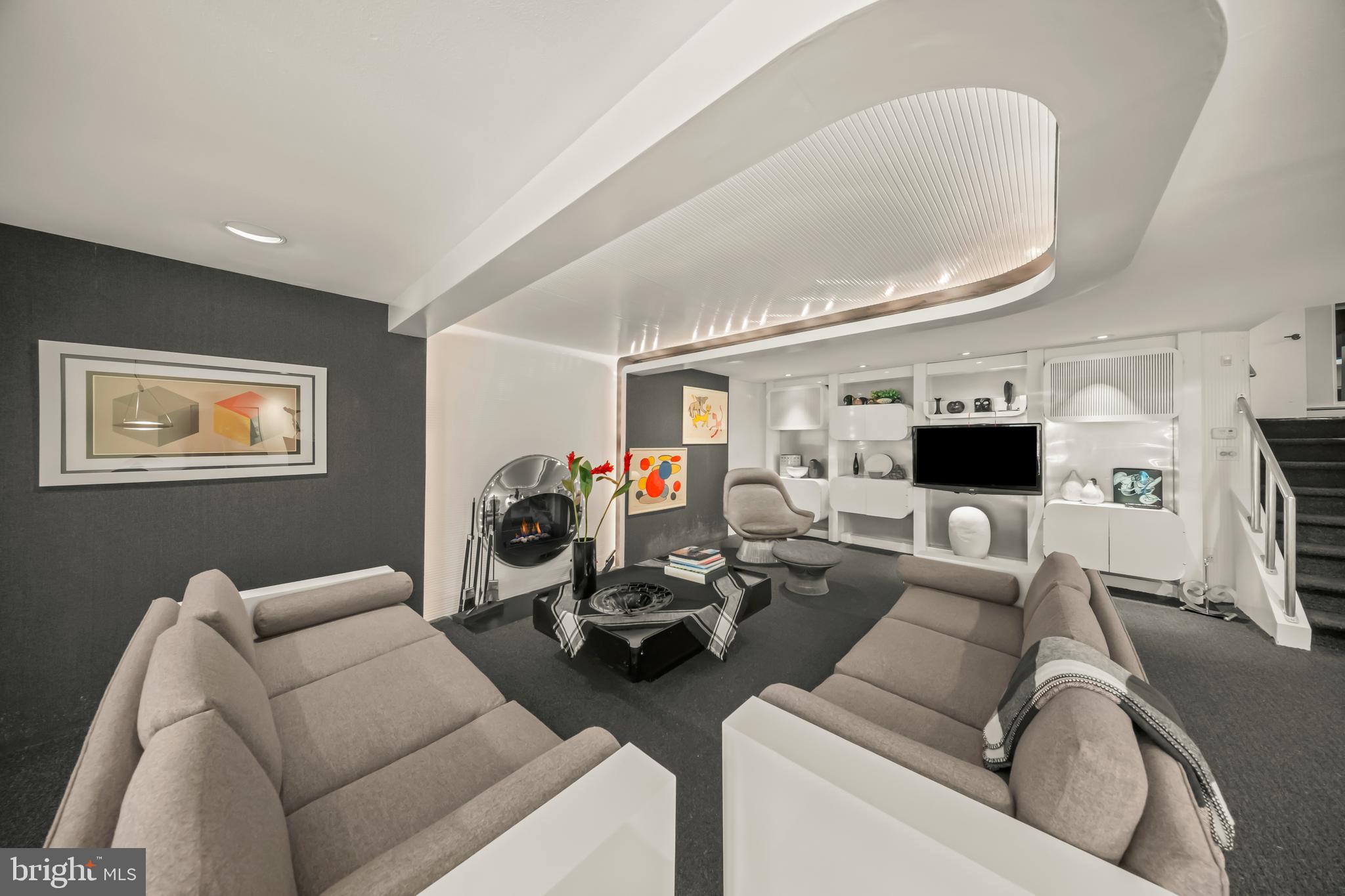JUSTA FARMS - Residential